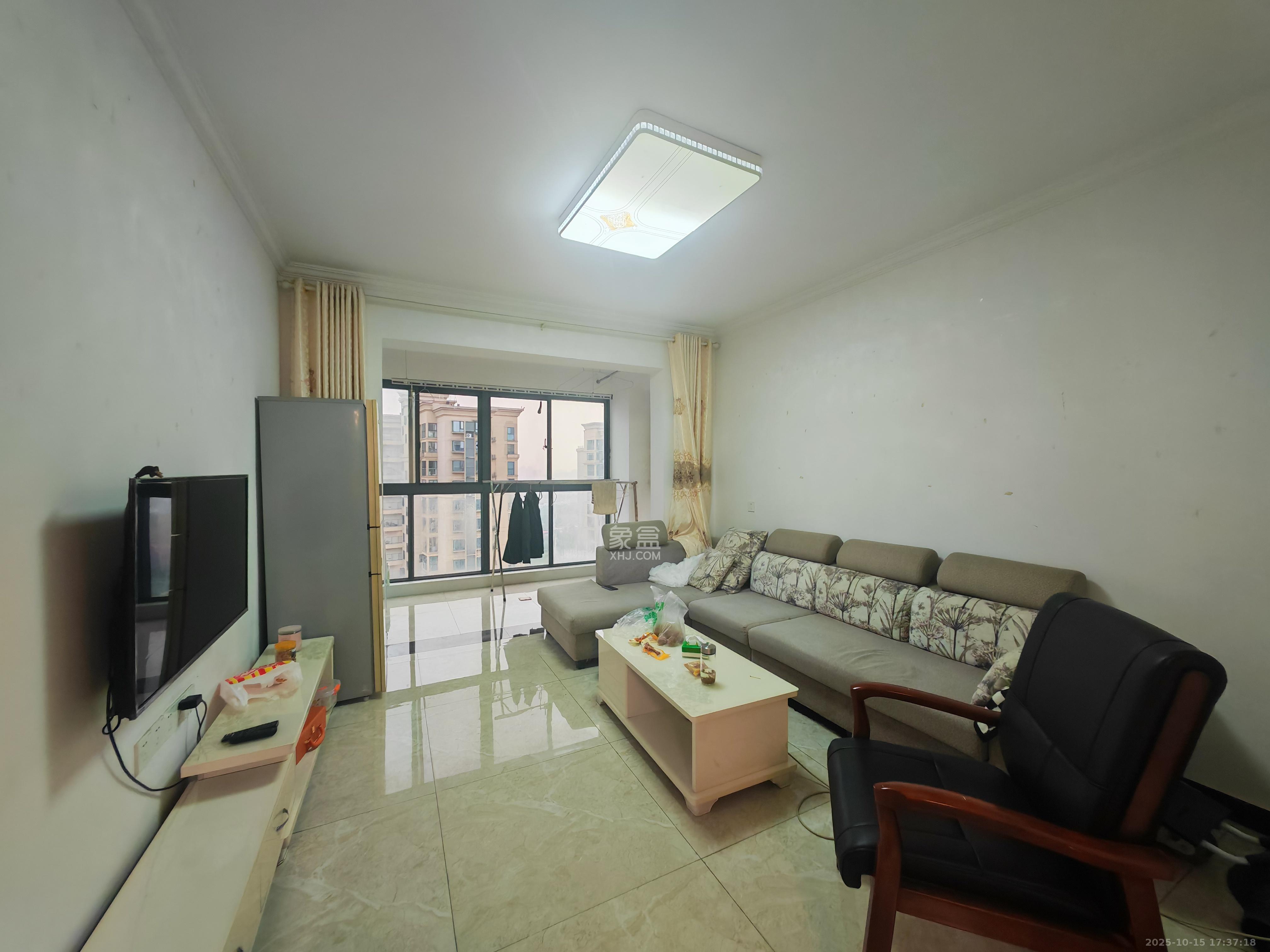 爵世名邸东湖(东湖壹号企业总部基地) 3室2厅1卫 2300.0元/月 爵世名邸东湖(东湖壹号企业总部基地) 3室2厅1卫 2300.0元/月室内图