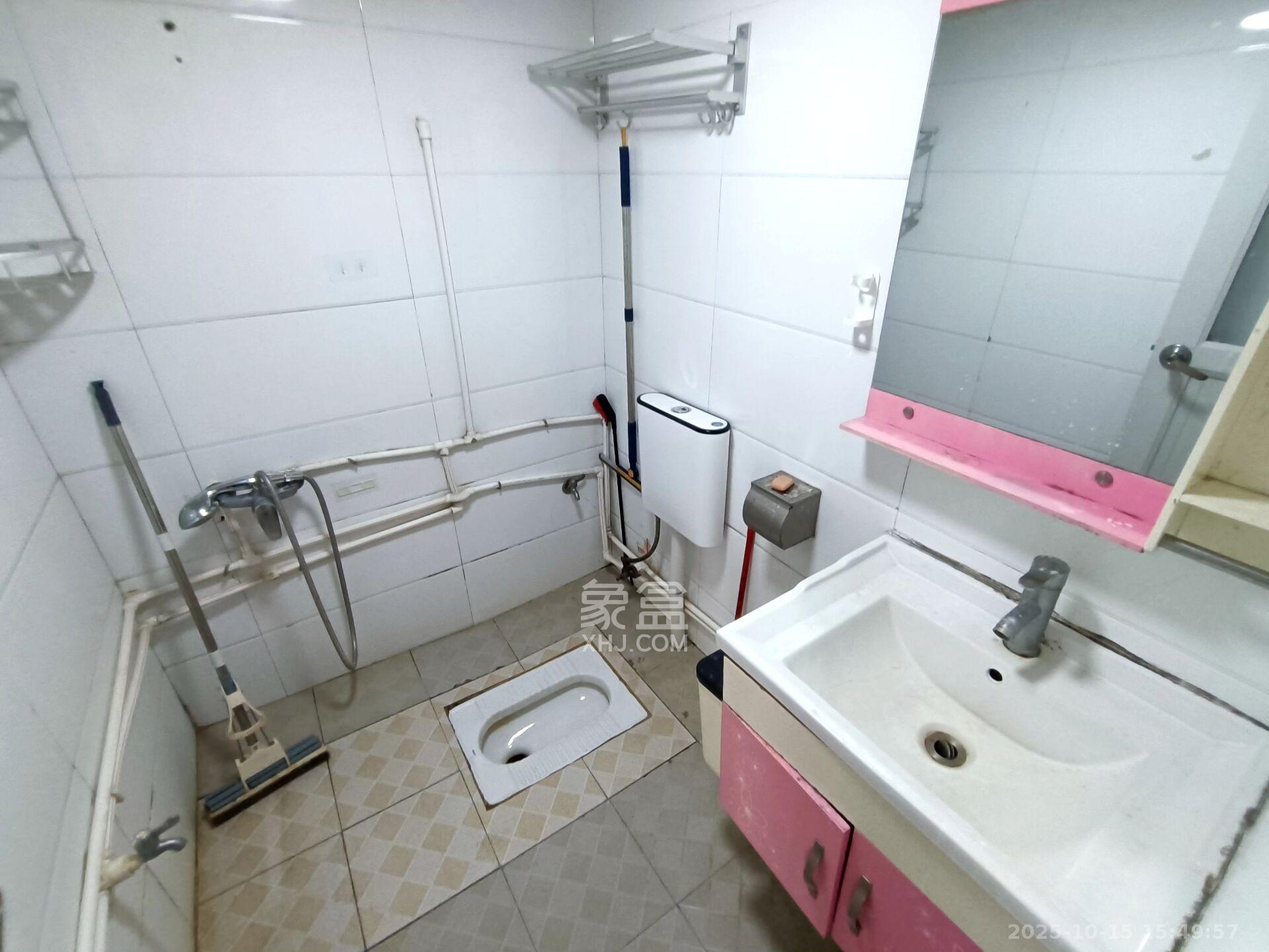 先锋东外滩  1室1厅1卫    1500.0元/月室内图