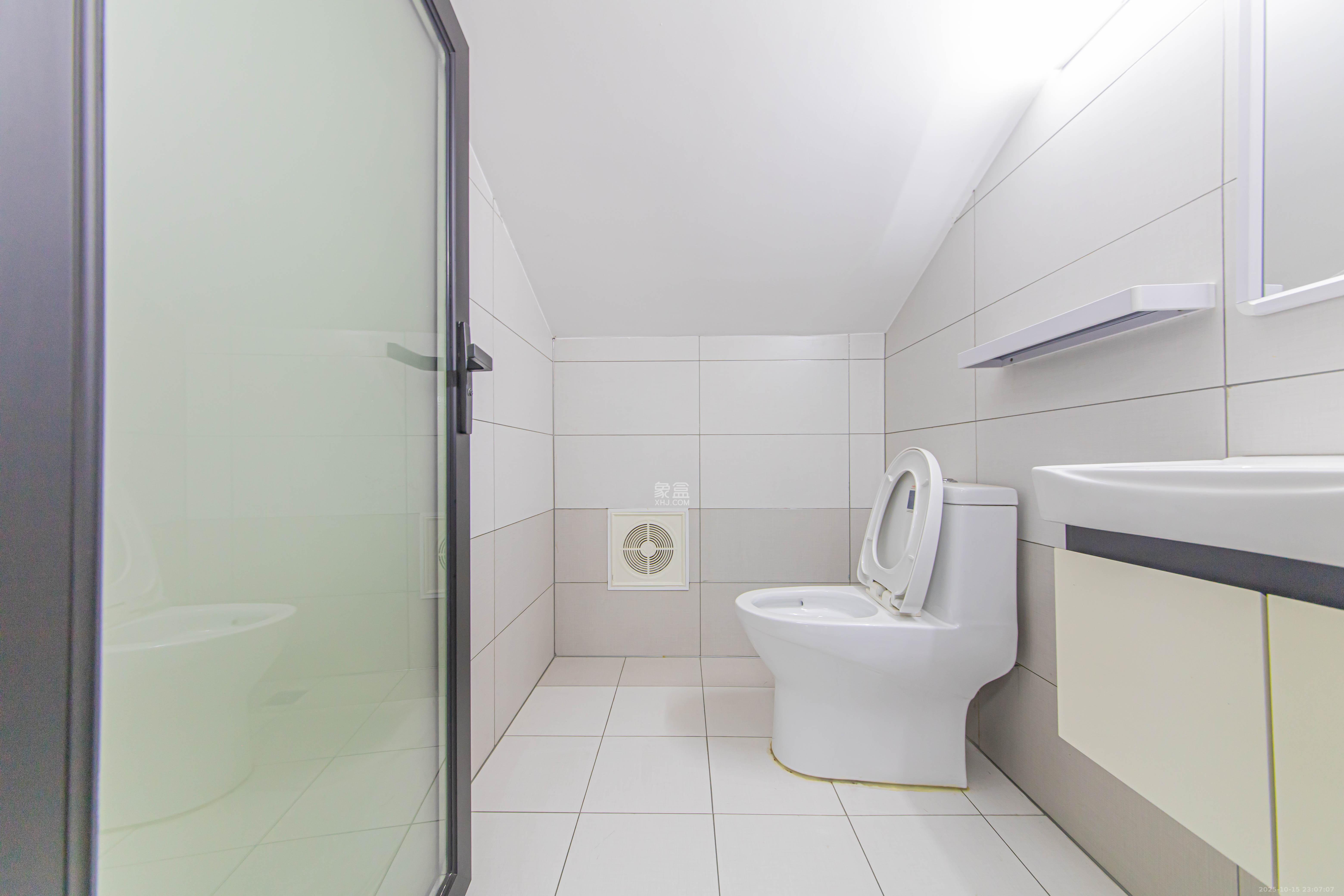 中建芙蓉嘉苑  4室2厅1卫    105.0万卫生间