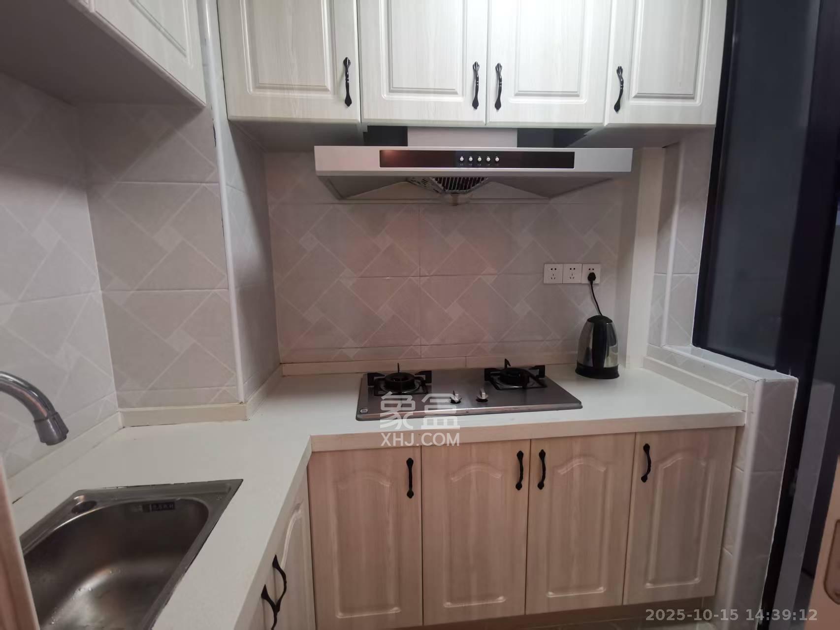 荣悦台  1室1厅1卫    1800.0元/月 荣悦台  1室1厅1卫    1800.0元/月室内图