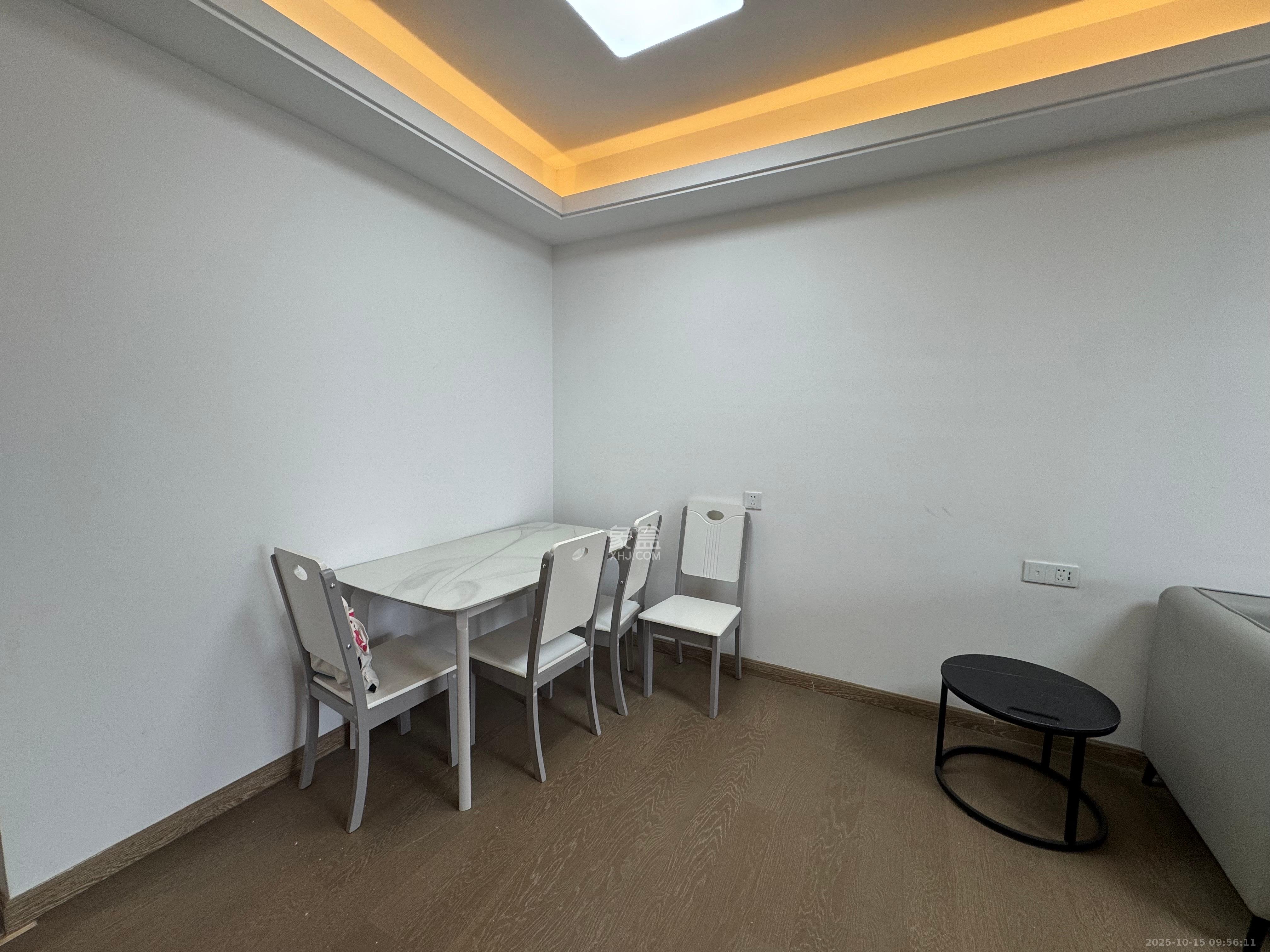 美的翰城 3室2厅1卫 2000.0元/月 美的翰城 3室2厅1卫 2000.0元/月室内图