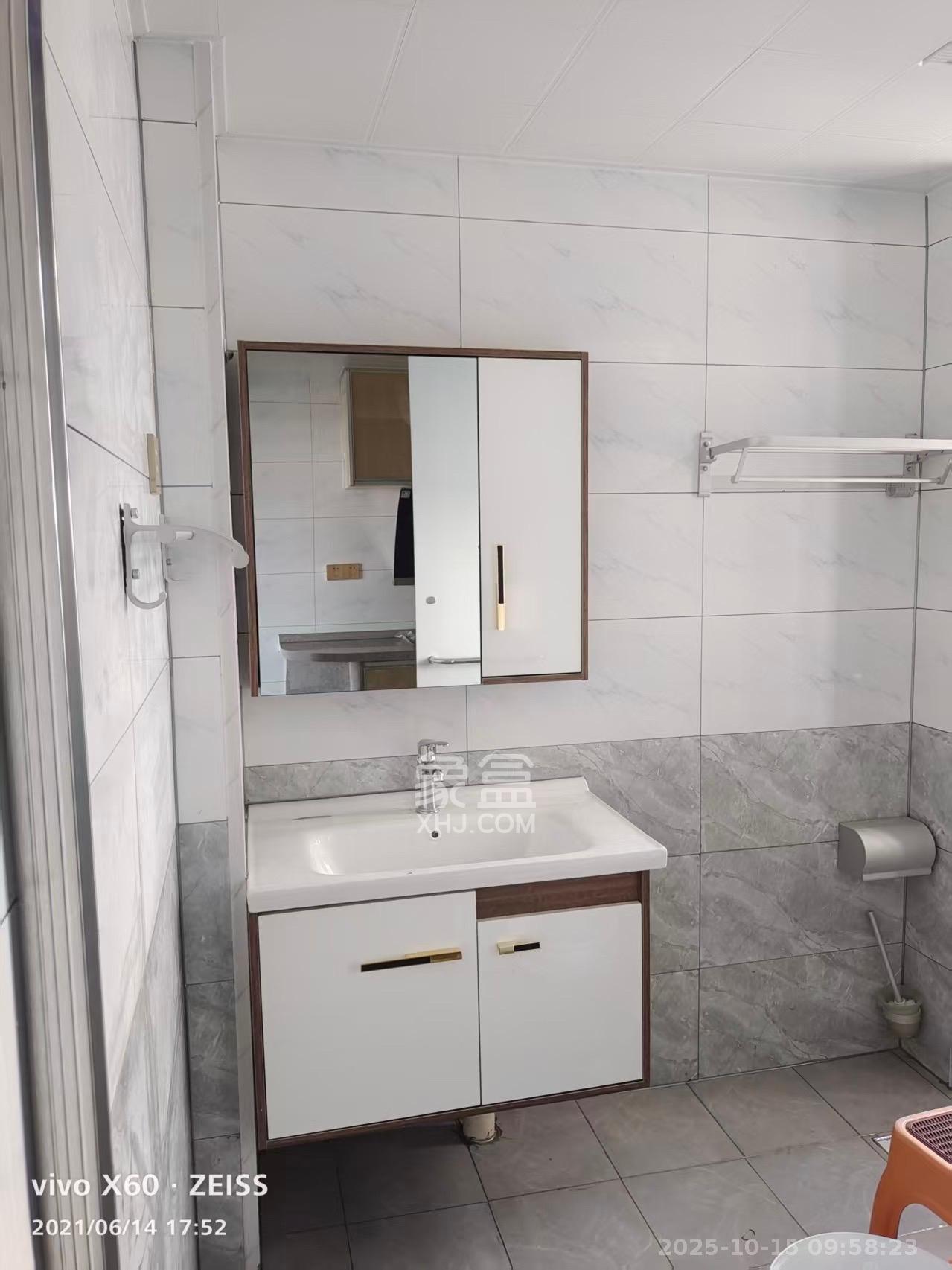 鑫利家园  2室1厅1卫    1800.0元/月室内图