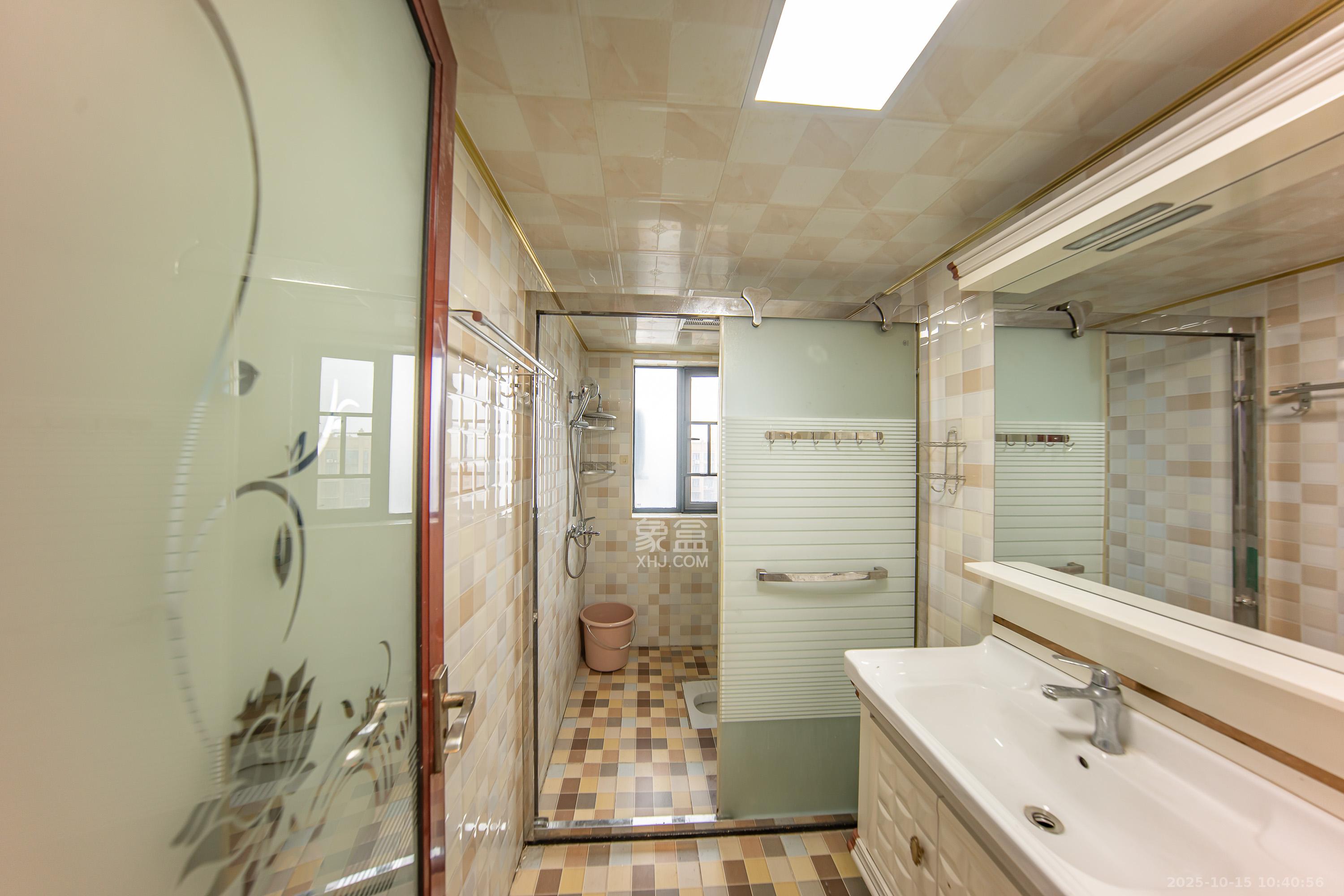 湘桥佳苑  3室2厅2卫    2300.0元/月 湘桥佳苑  3室2厅2卫    2300.0元/月室内图