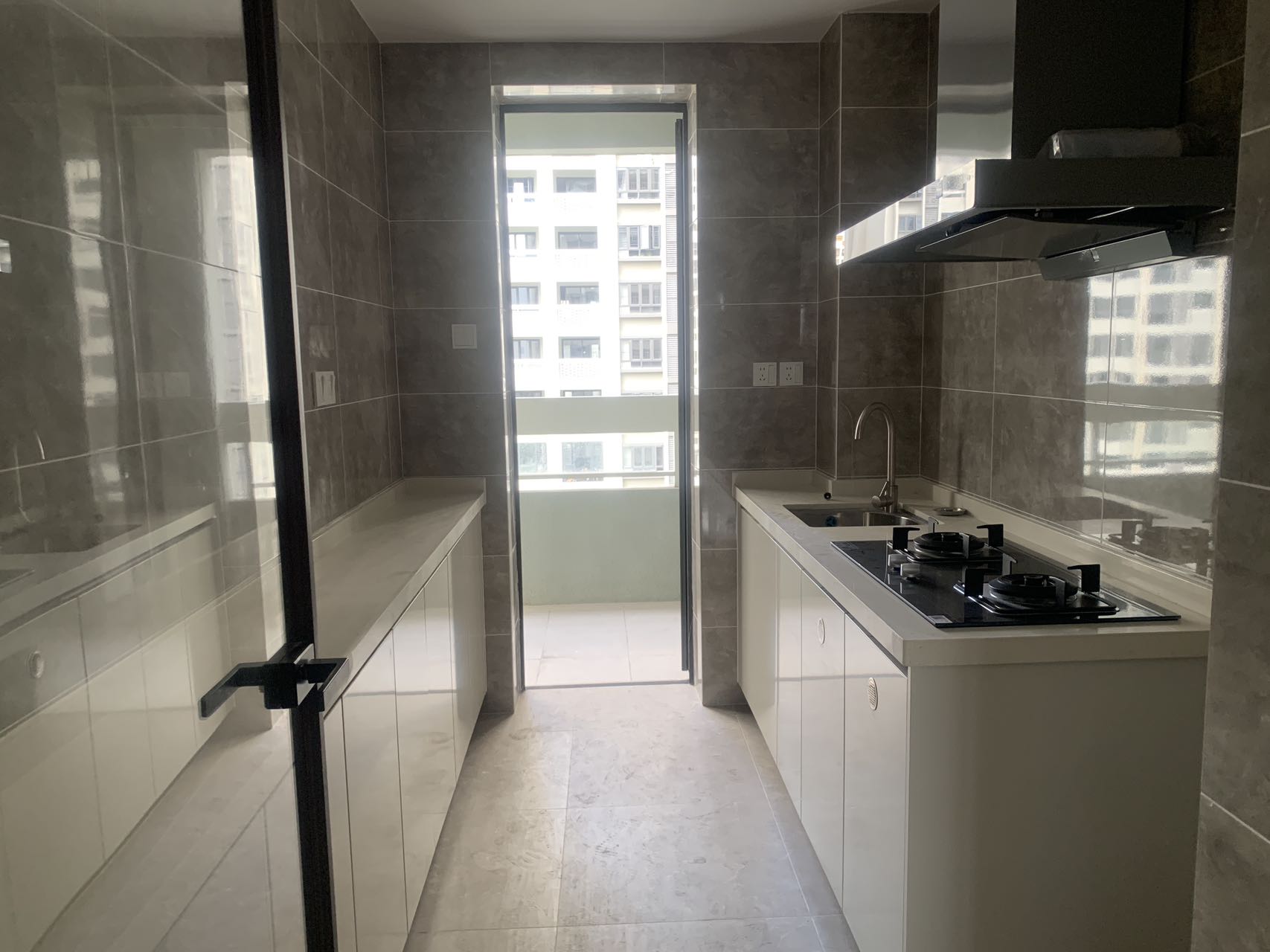 海府大院(海府路41号) 3室2厅2卫 3600.0元/月 海府大院(海府路41号) 3室2厅2卫 3600.0元/月室内图