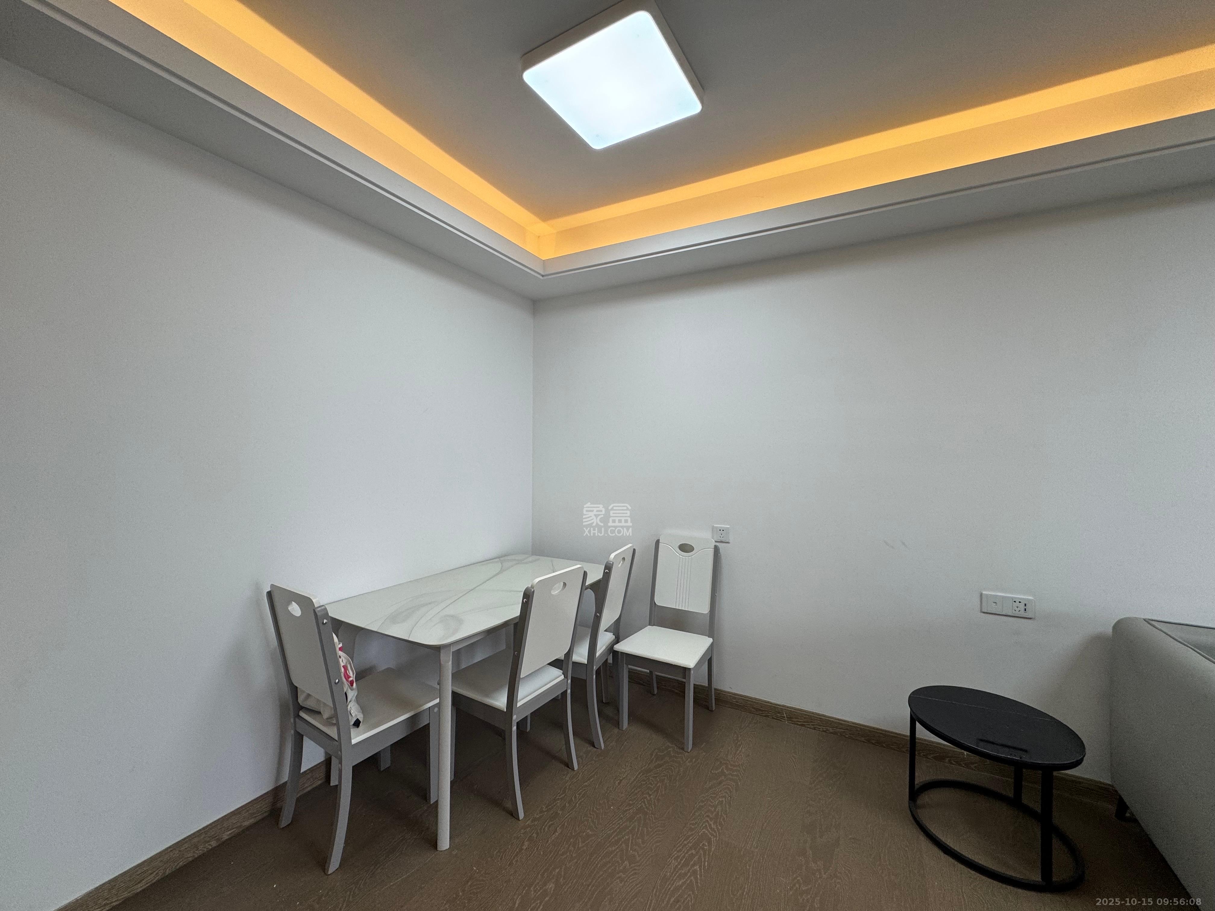 美的翰城 3室2厅1卫 2000.0元/月 美的翰城 3室2厅1卫 2000.0元/月室内图