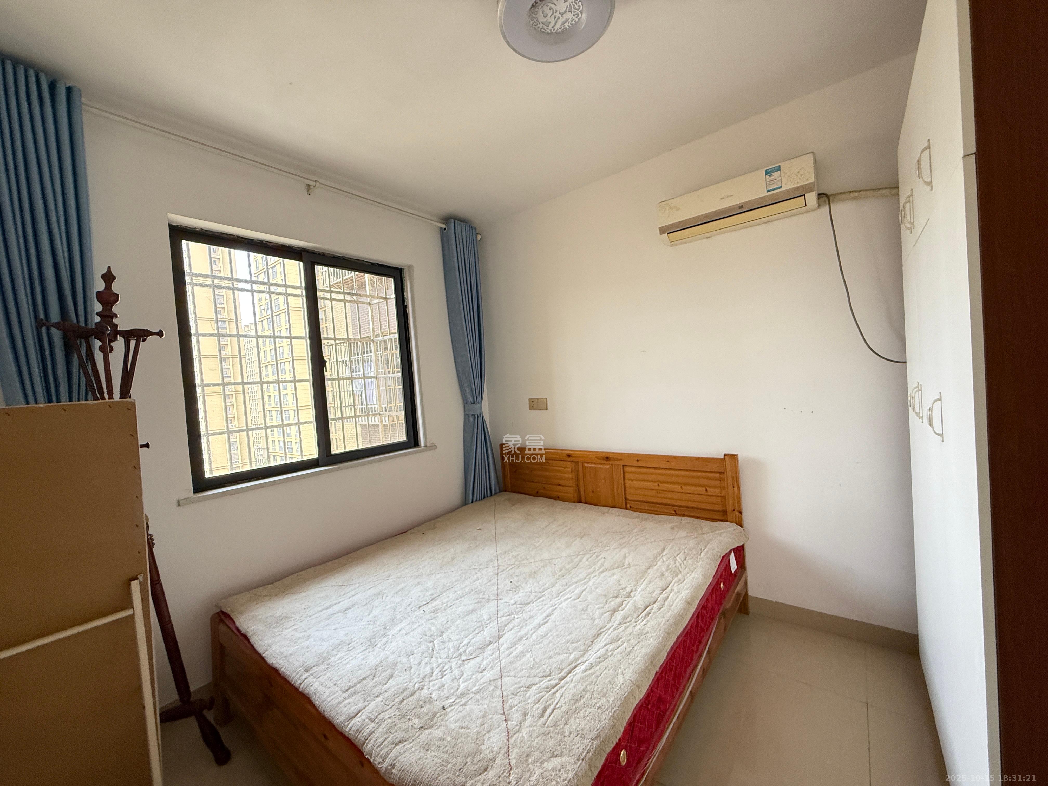 金富星城  1室2厅1卫    1500.0元/月室内图