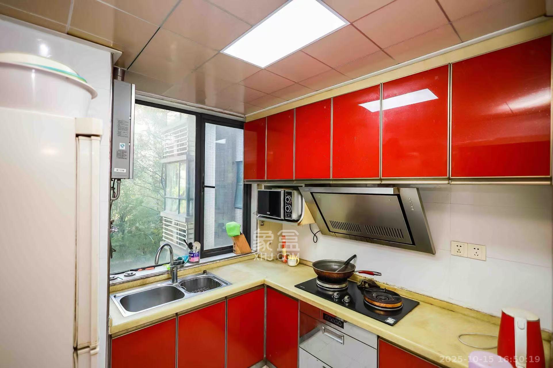 莱茵城  3室2厅1卫    2000.0元/月室内图