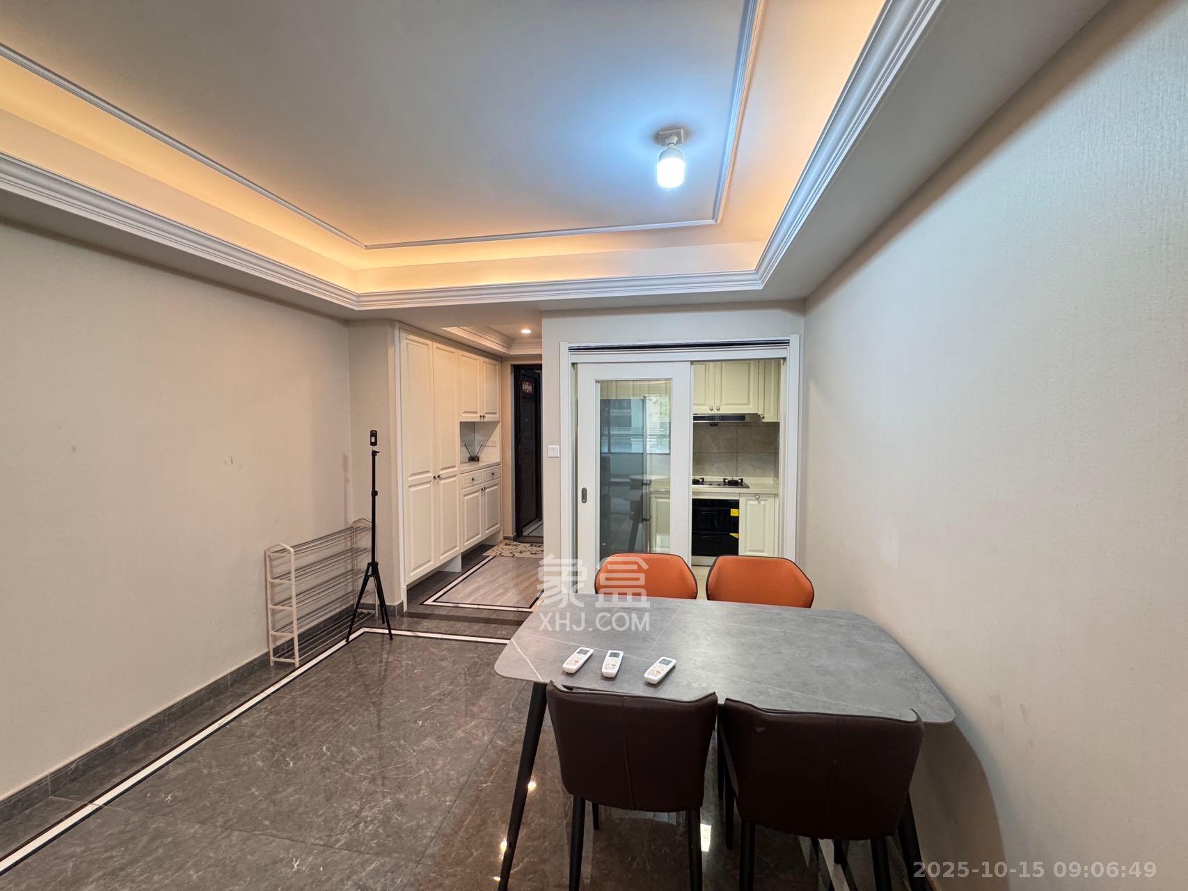 中海珑悦府  3室2厅2卫    3100.0元/月室内图