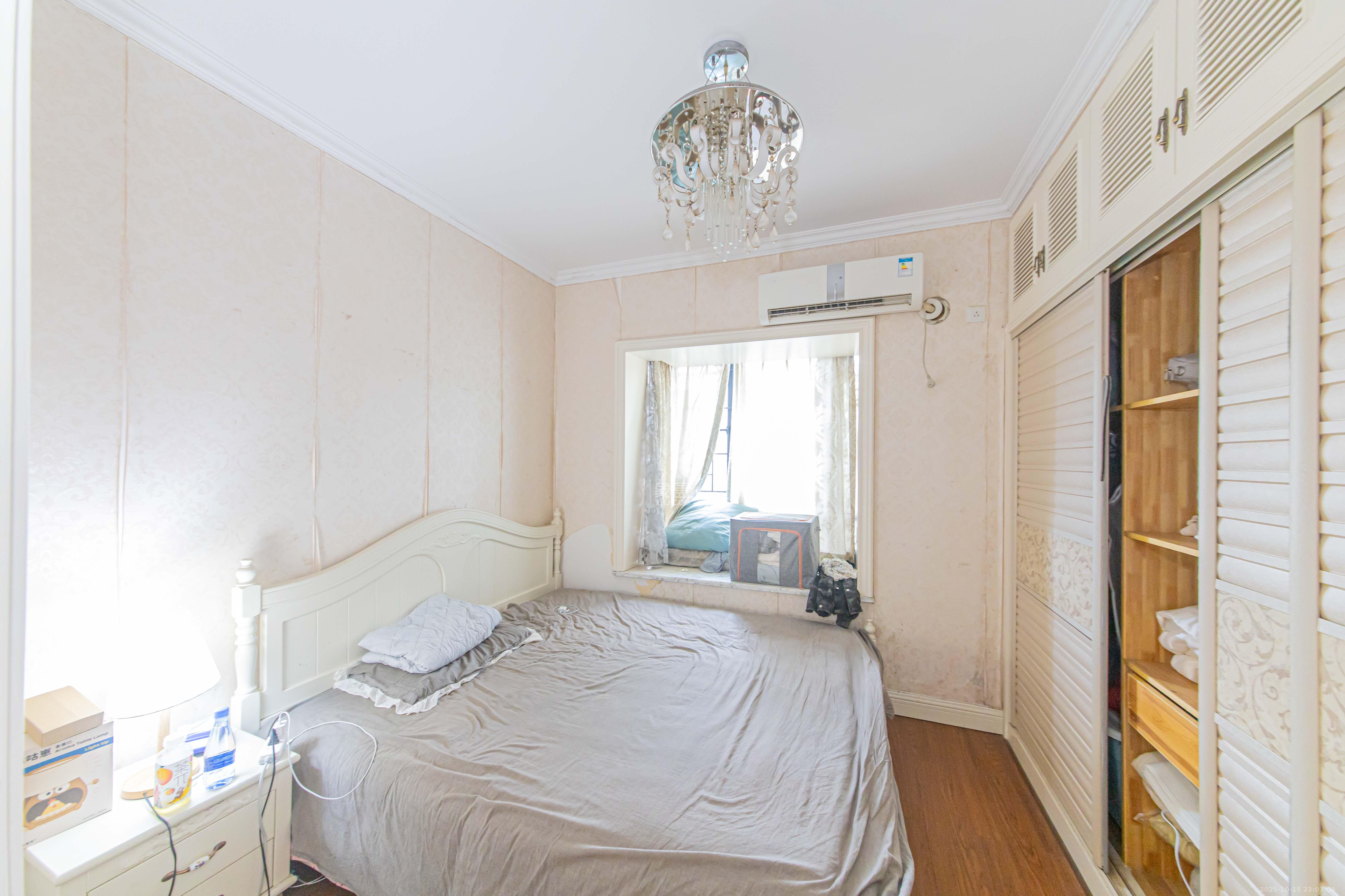 保利花园  3室2厅2卫    108.0万 保利花园  3室2厅2卫    108.0万卧室