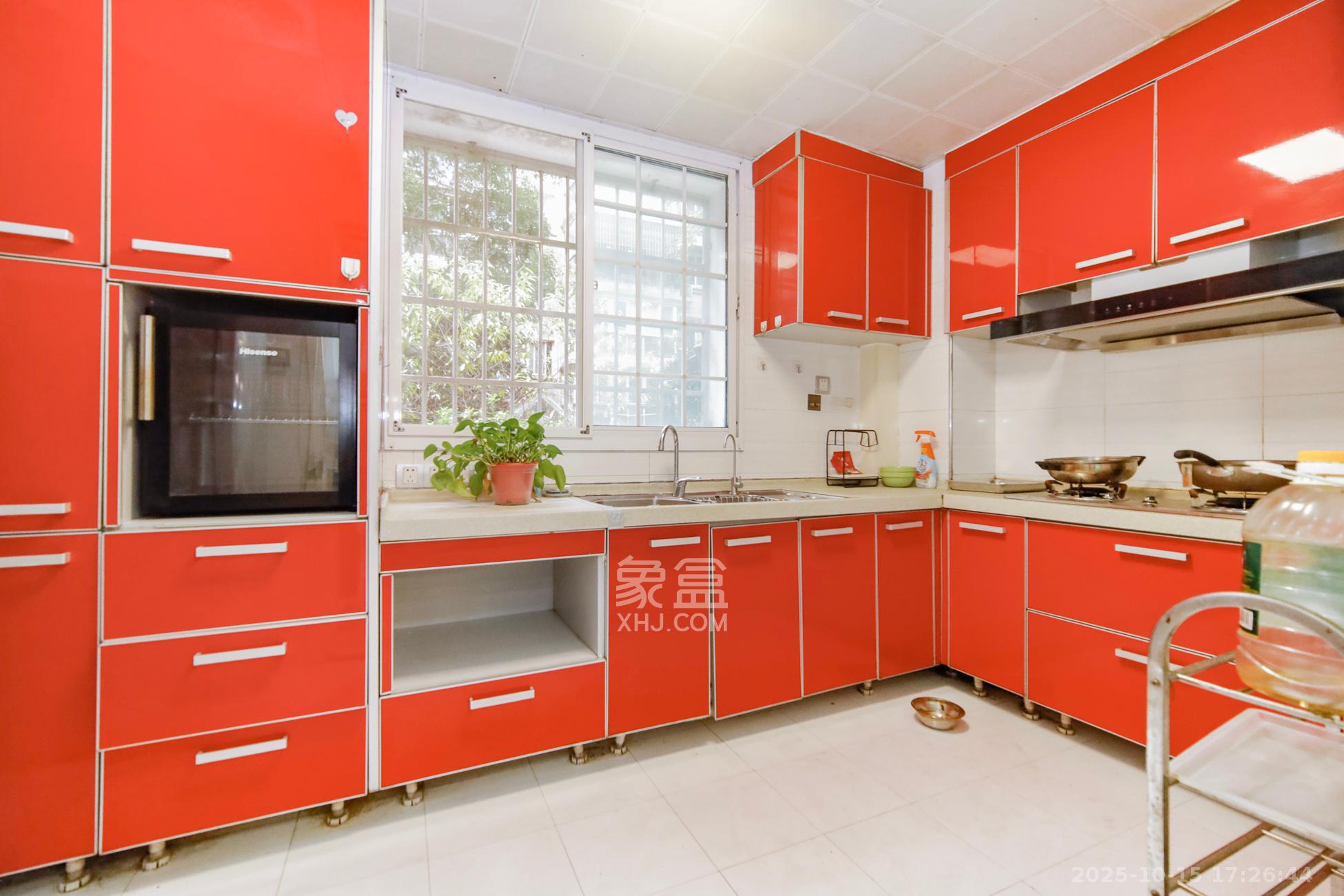 融城花苑  3室2厅1卫    68.0万厨房