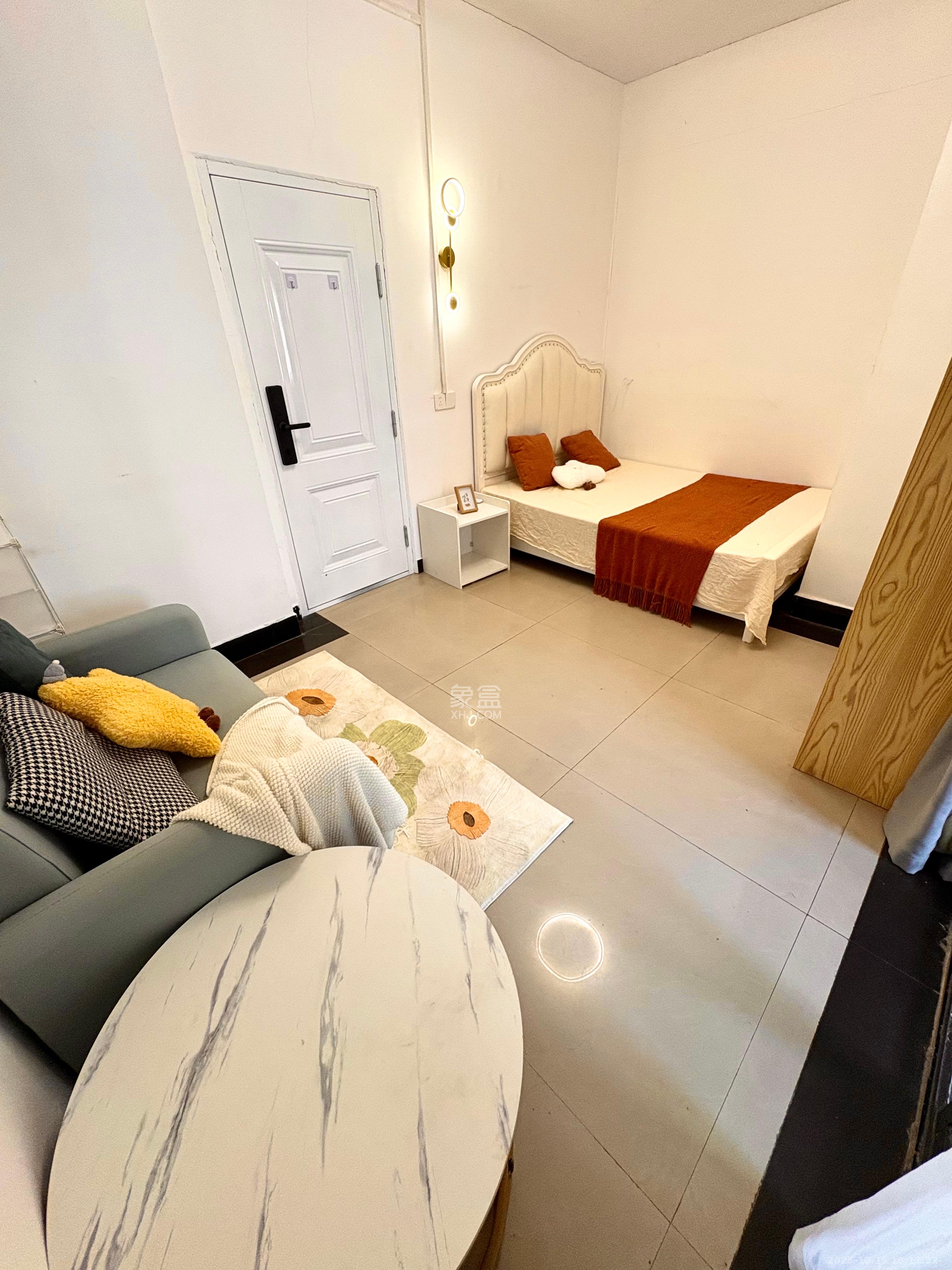 后湖小区  1室1厅1卫    1200.0元/月 后湖小区  1室1厅1卫    1200.0元/月