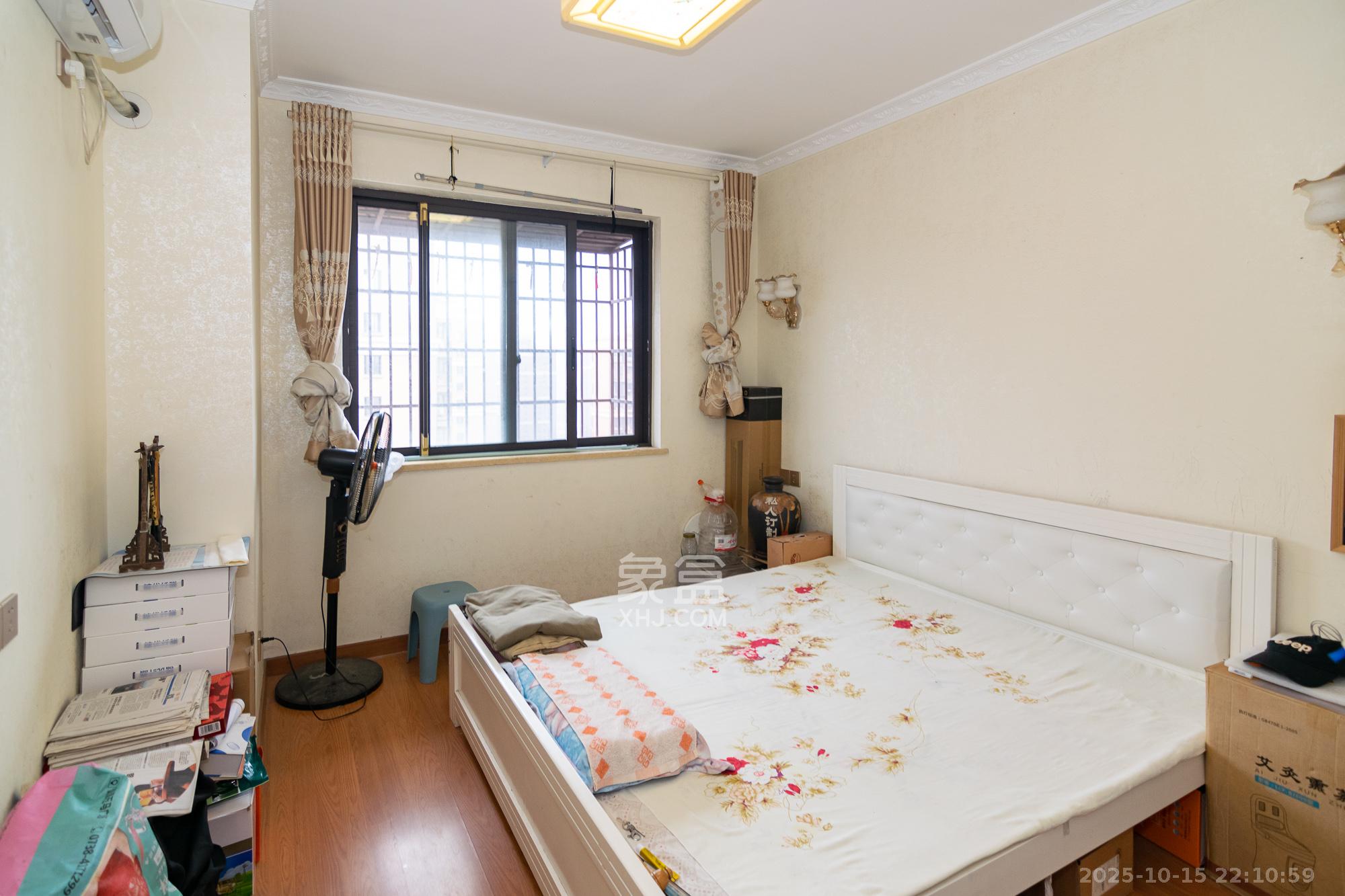 新城国际花都 3室2厅2卫 72.0万 新城国际花都 3室2厅2卫 72.0万卧室