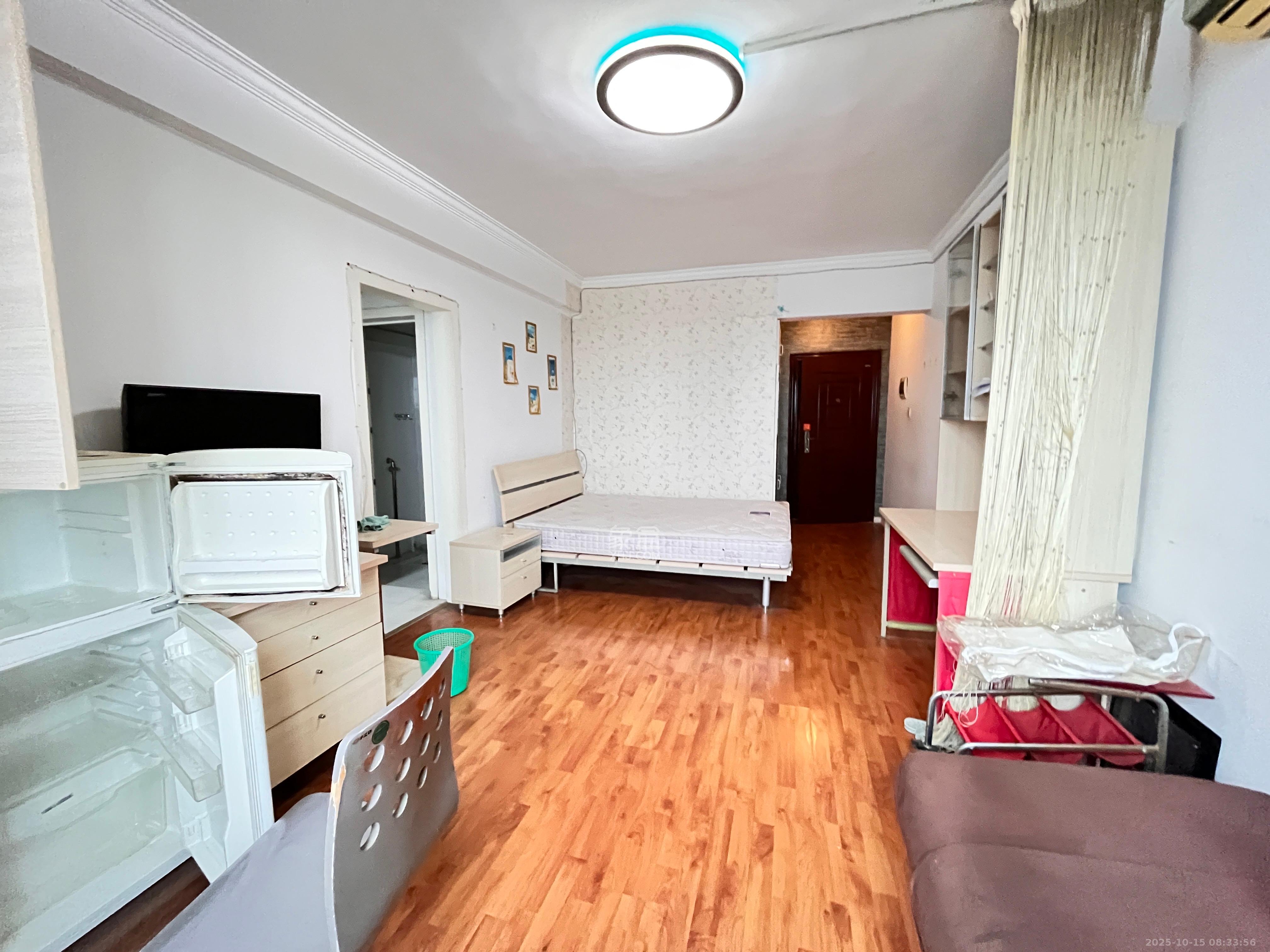 诺亚方舟大厦  1室1厅1卫    1500.0元/月