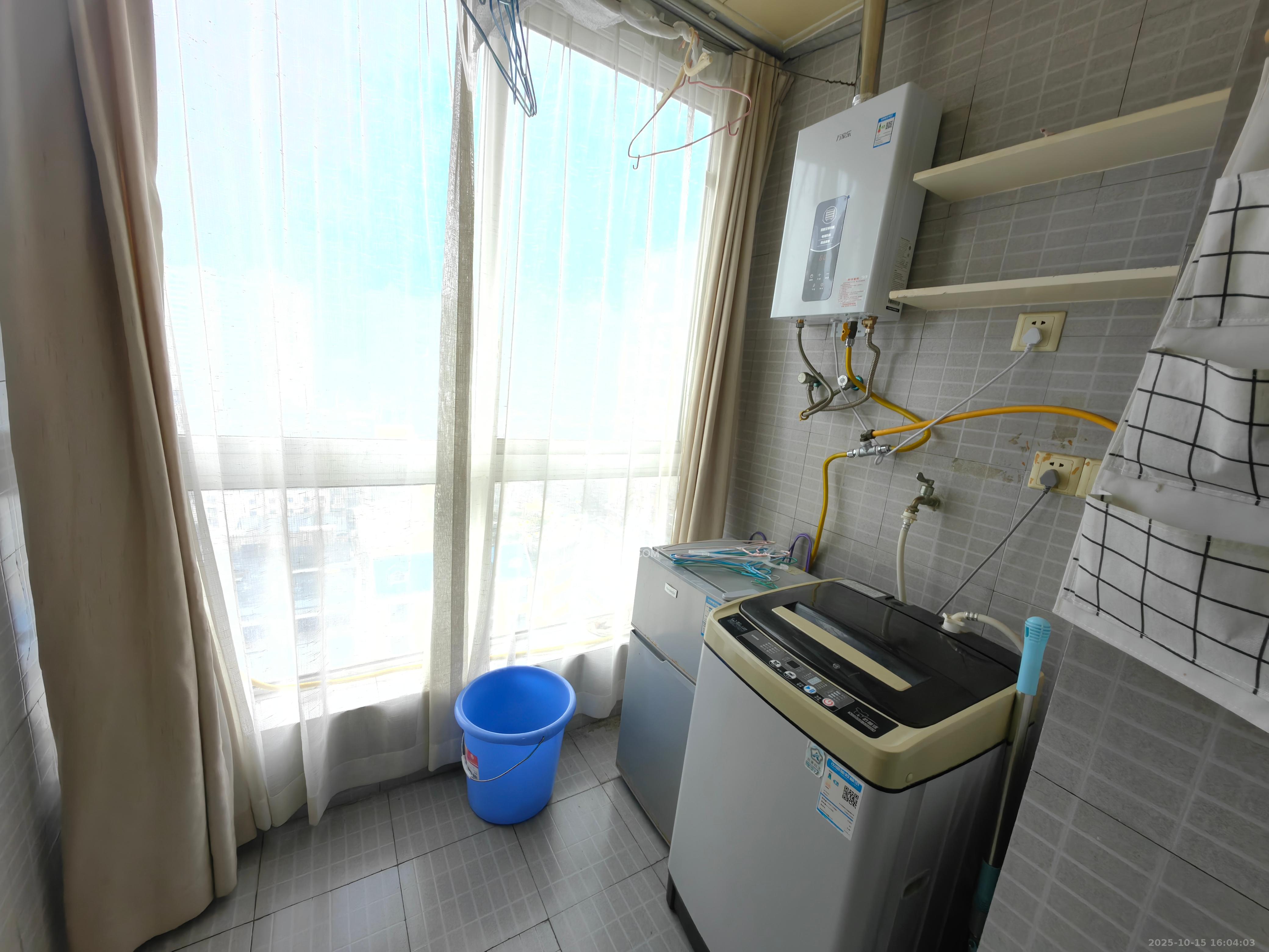 三王丽都  1室1厅1卫    2400.0元/月 三王丽都  1室1厅1卫    2400.0元/月室内图