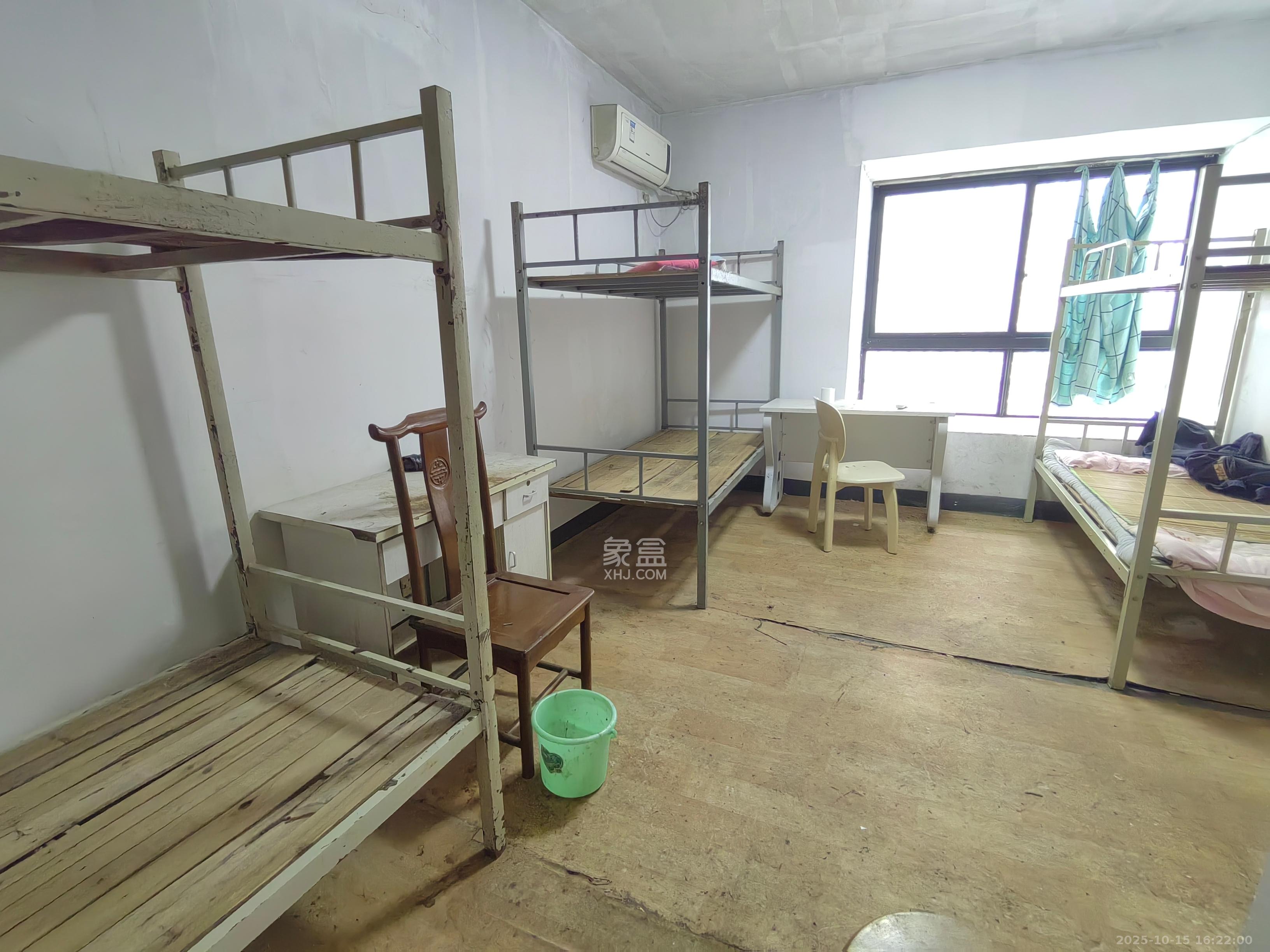 尚都花园城  3室2厅2卫    1800.0元/月室内图