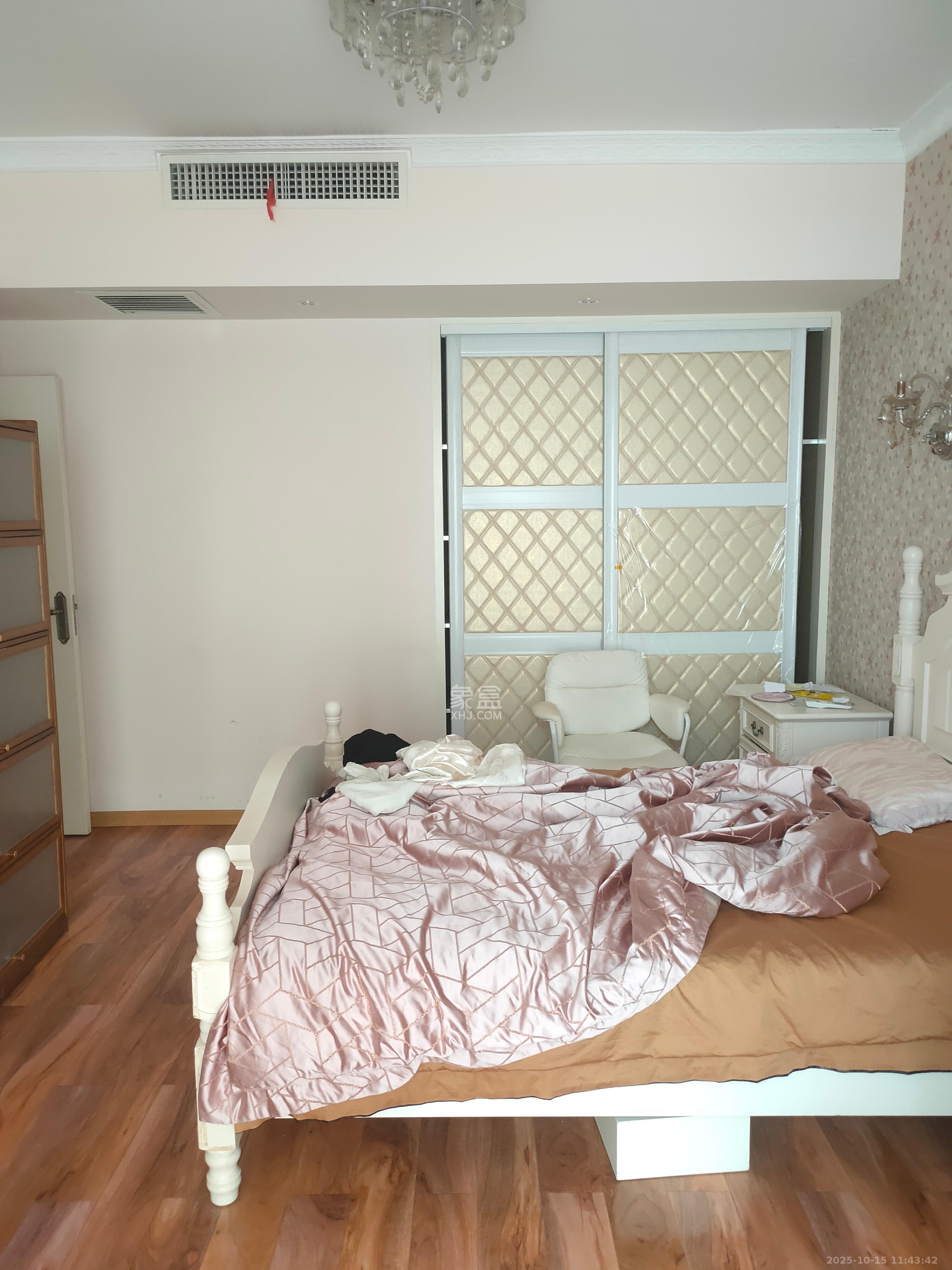 四方水岸(世方水岸) 1室2厅1卫 2600.0元/月 四方水岸(世方水岸) 1室2厅1卫 2600.0元/月室内图