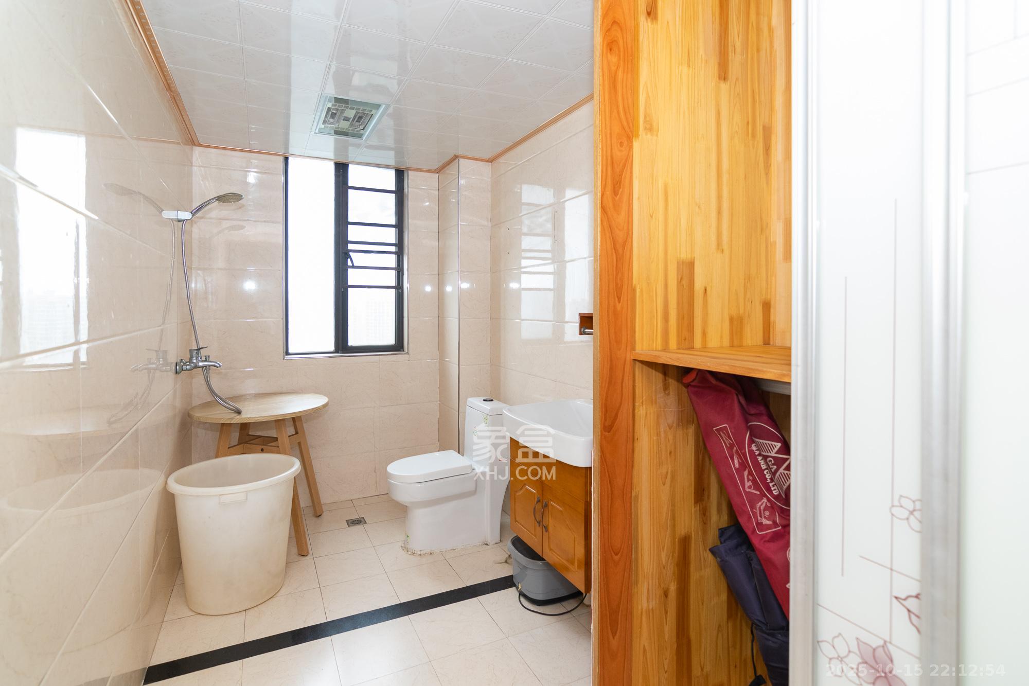 润和紫郡一期 4室2厅1卫 78.0万 润和紫郡一期 4室2厅1卫 78.0万卫生间