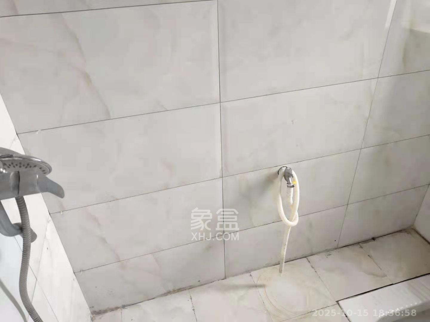 红旗区三片  2室1厅1卫    1800.0元/月室内图