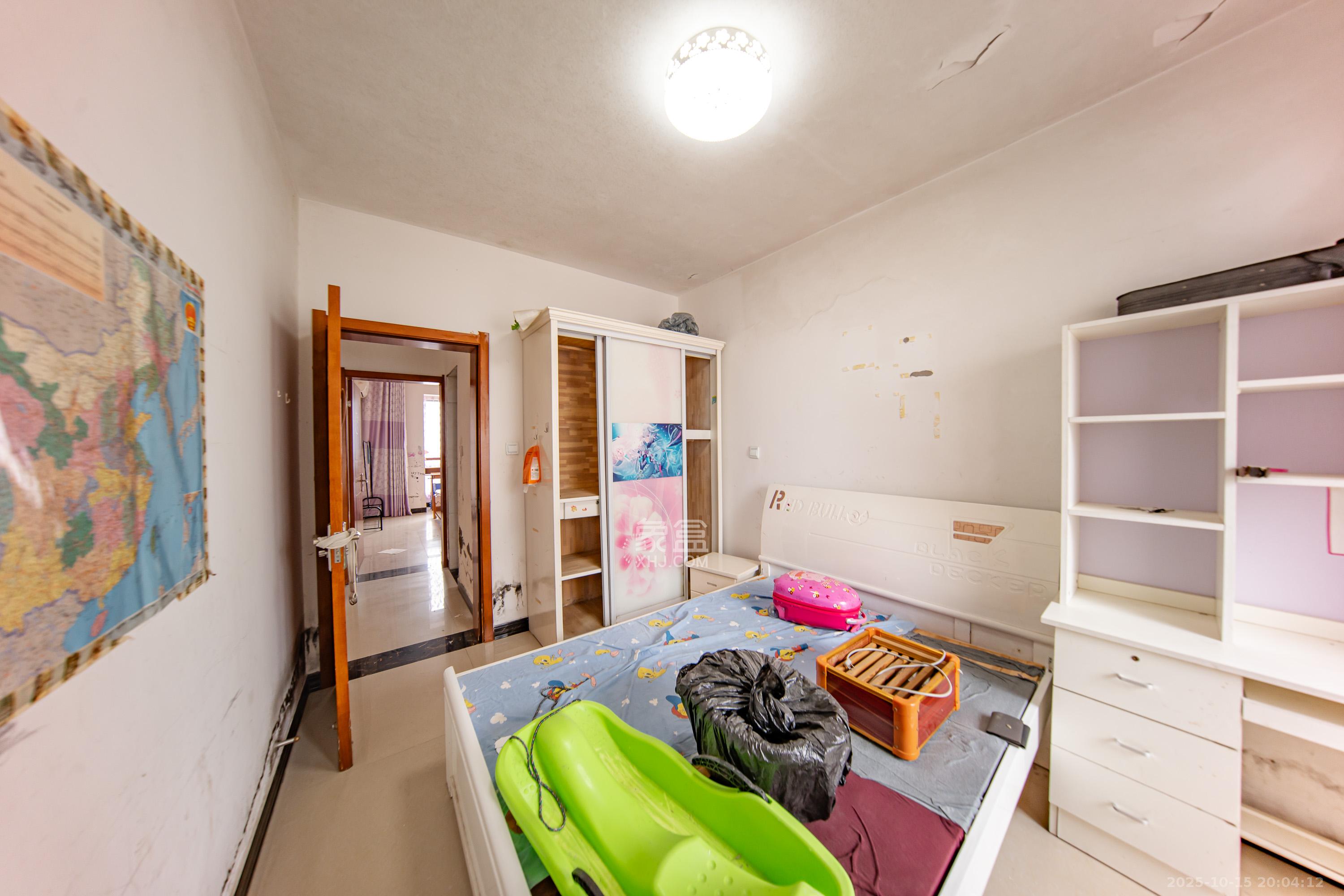 中建麓山和苑  3室2厅2卫    72.0万 中建麓山和苑  3室2厅2卫    72.0万卧室