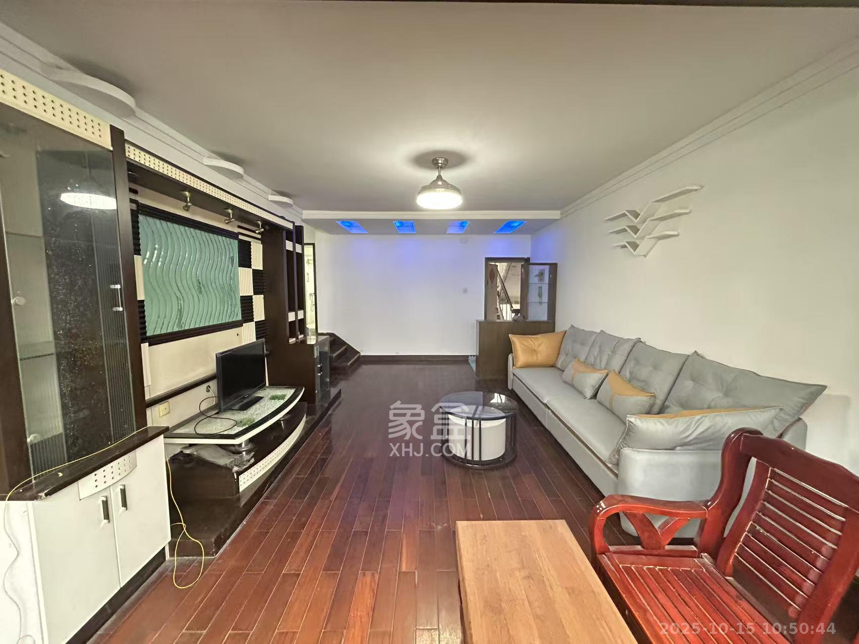 咸嘉新村嘉兴苑  2室2厅1卫    2000.0元/月 咸嘉新村嘉兴苑  2室2厅1卫    2000.0元/月