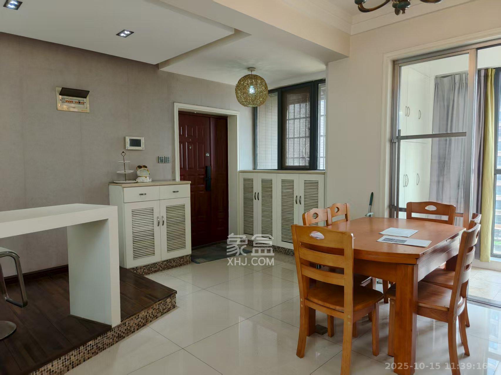 辉煌国际城一期  3室2厅2卫    2900.0元/月