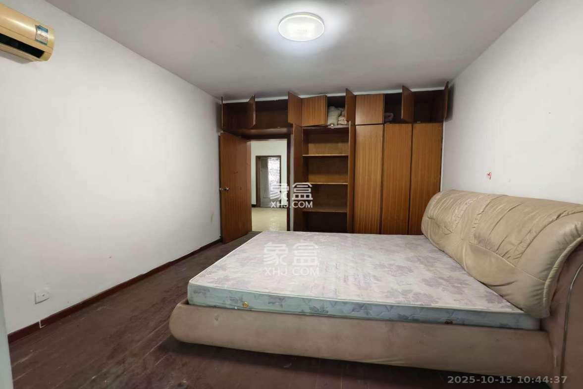 新世纪家园  2室2厅1卫    1800.0元/月 新世纪家园  2室2厅1卫    1800.0元/月室内图