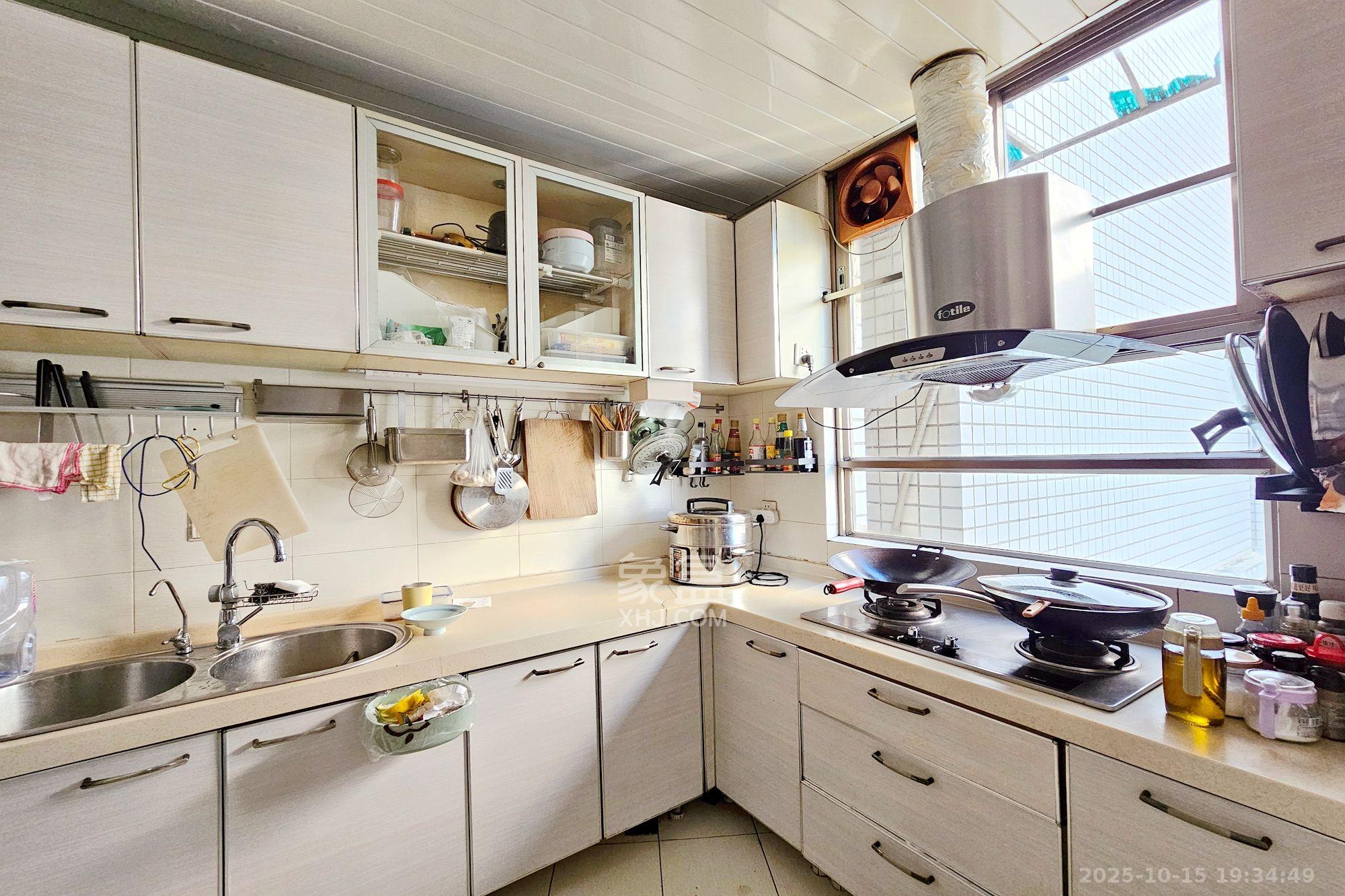 阳光走廊  3室2厅2卫    3000.0元/月 阳光走廊  3室2厅2卫    3000.0元/月室内图