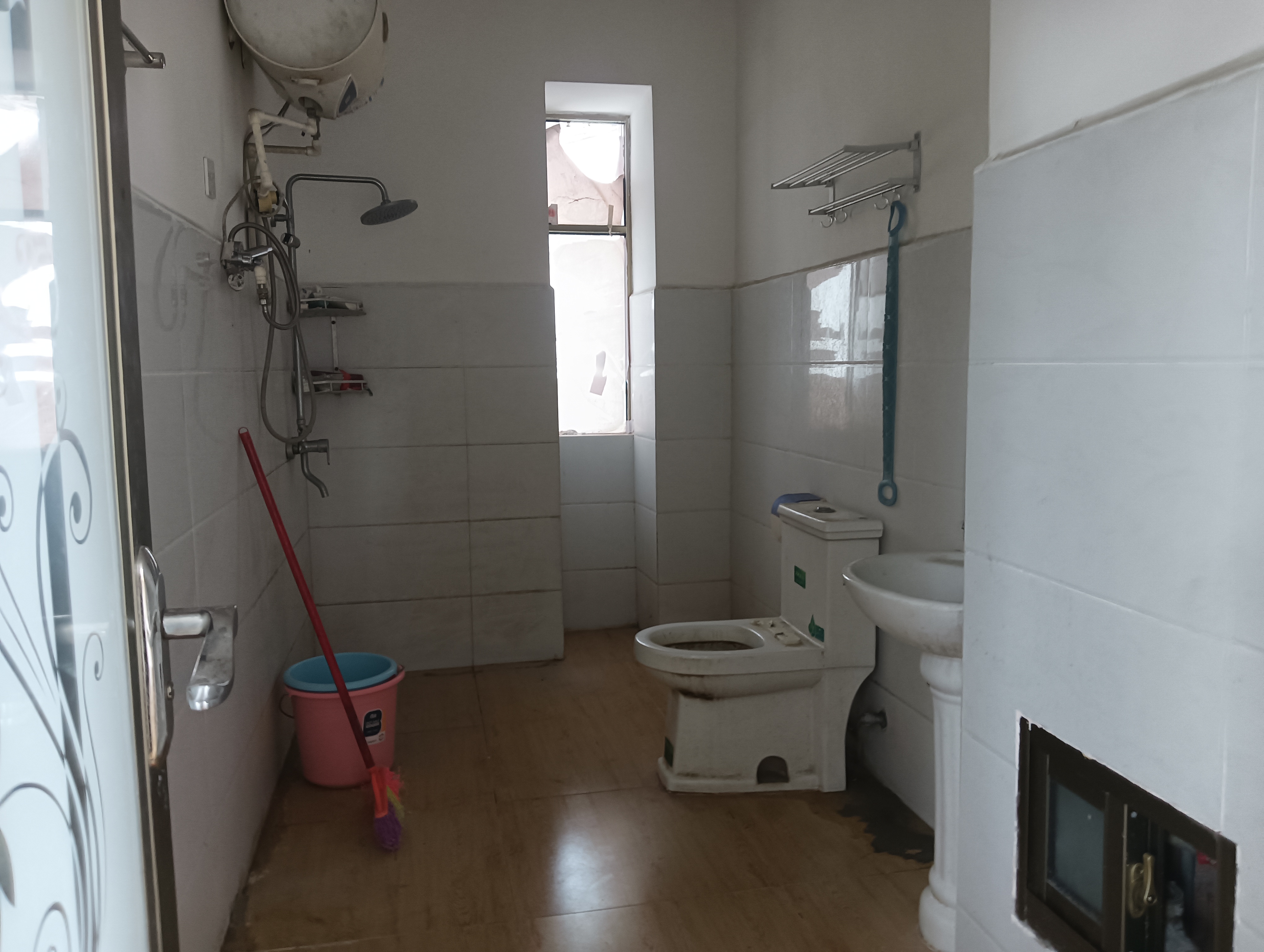 金融花园 4室2厅2卫 3000.0元/月 金融花园 4室2厅2卫 3000.0元/月室内图