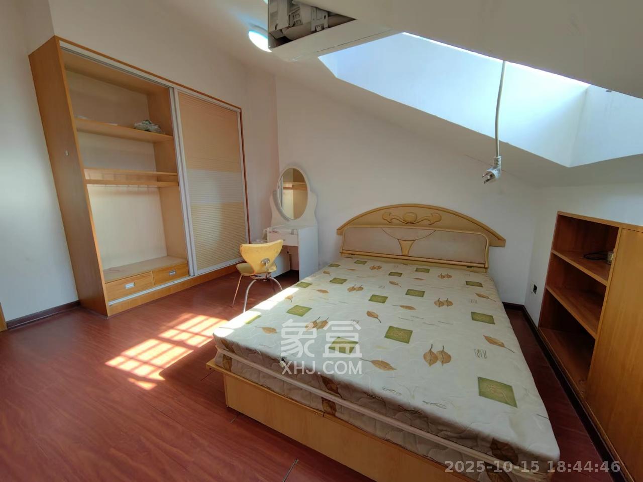 莲湖汽配城  3室3厅3卫    2000.0元/月 莲湖汽配城  3室3厅3卫    2000.0元/月室内图