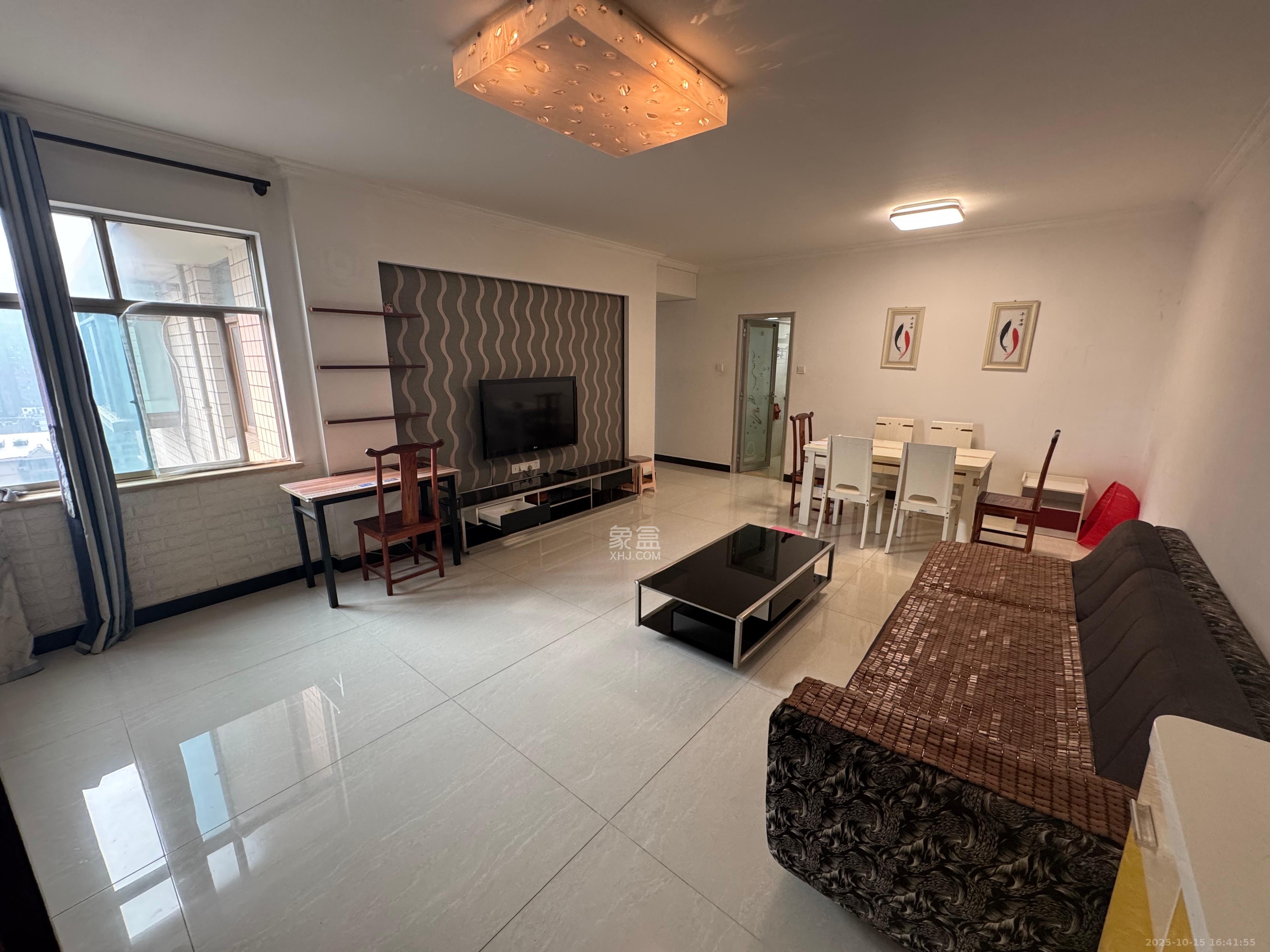 王府井公寓(福源公寓)  3室2厅2卫    4500.0元/月 王府井公寓(福源公寓)  3室2厅2卫    4500.0元/月室内图