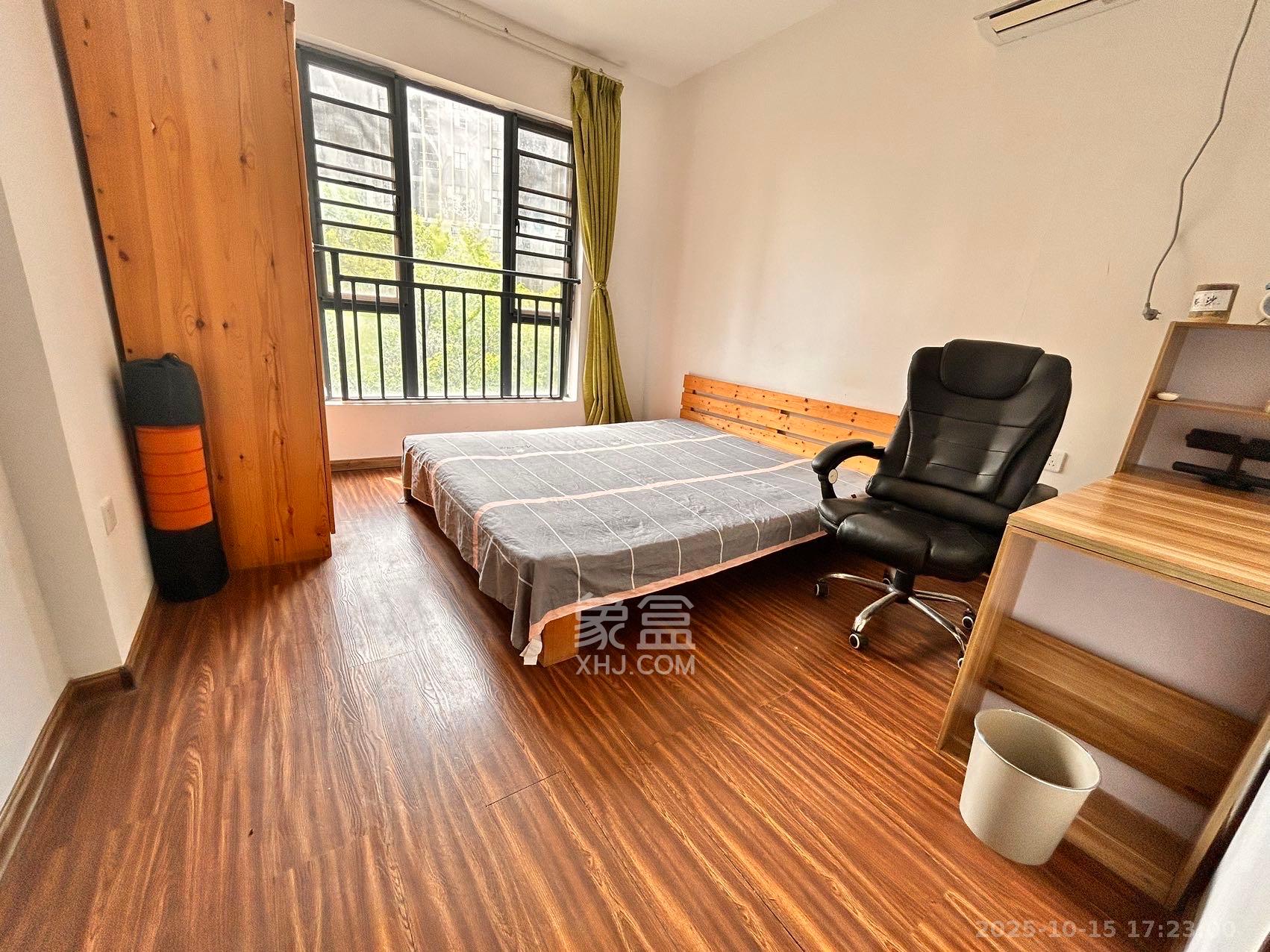 南庭城果  3室2厅1卫    2300.0元/月 南庭城果  3室2厅1卫    2300.0元/月室内图