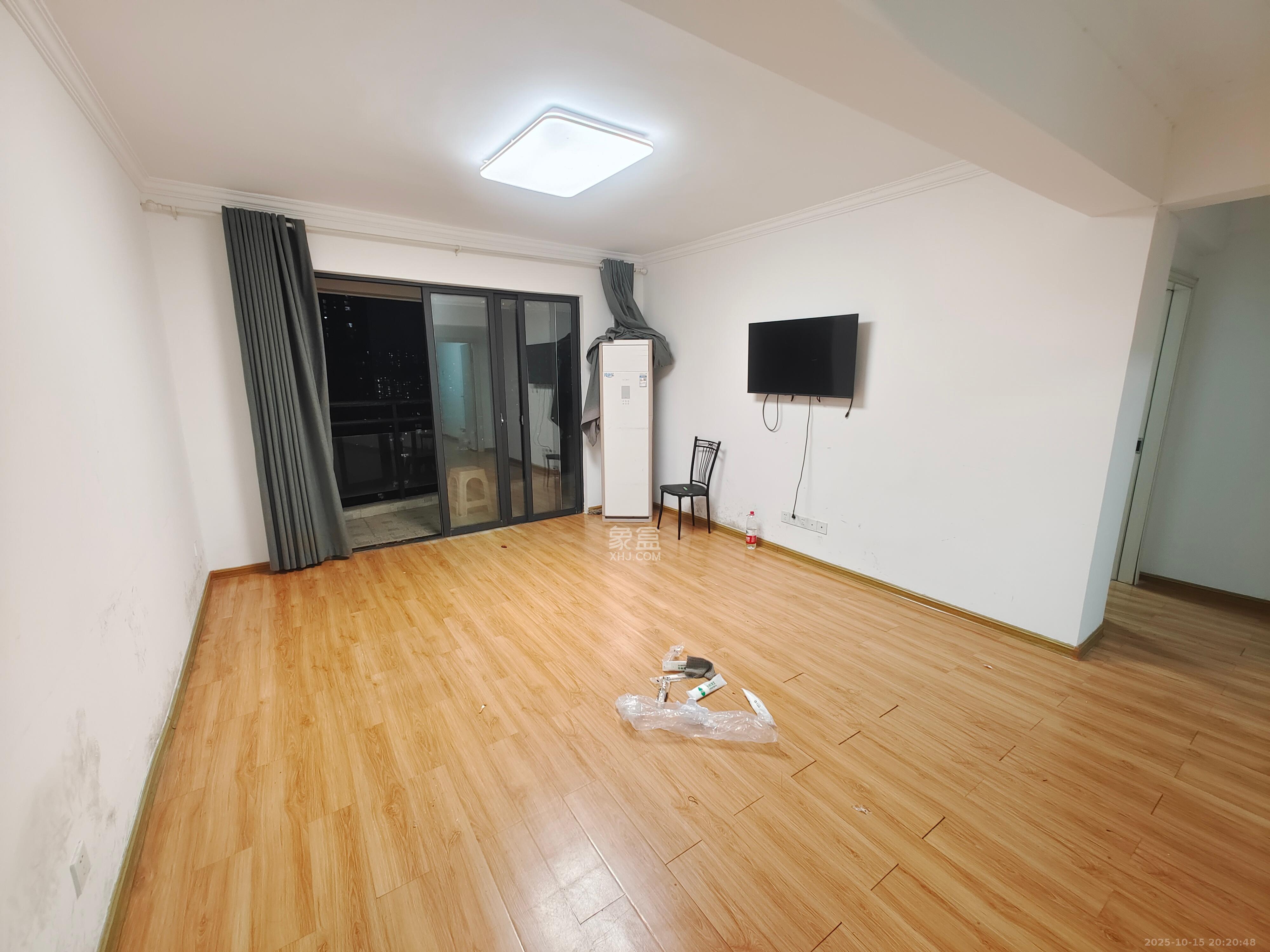 西城龙庭 3室2厅2卫 2700.0元/月 西城龙庭 3室2厅2卫 2700.0元/月室内图