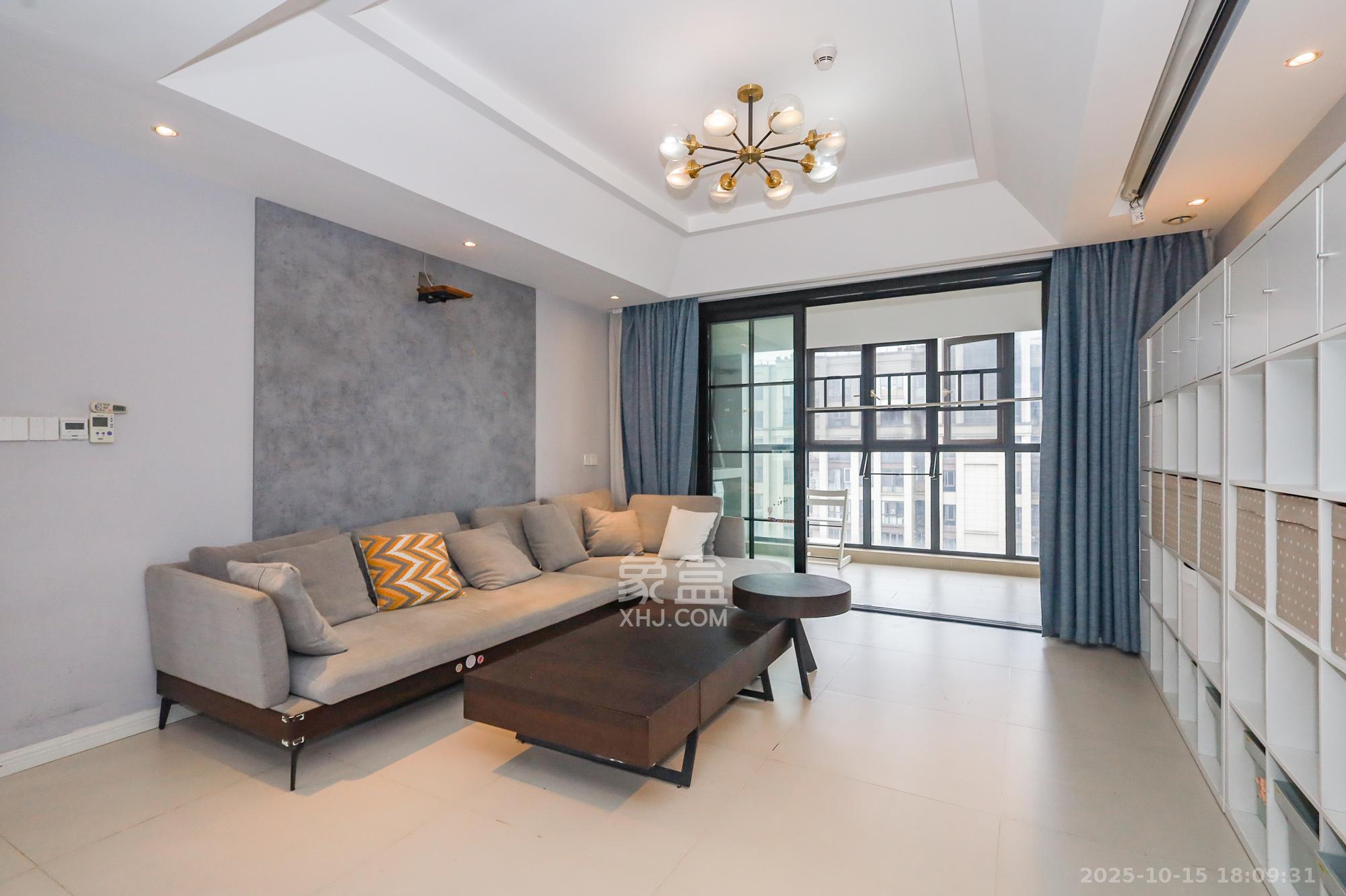 南山雍江汇(滨江国际新城)  1室2厅2卫    225.0万 南山雍江汇(滨江国际新城)  1室2厅2卫    225.0万