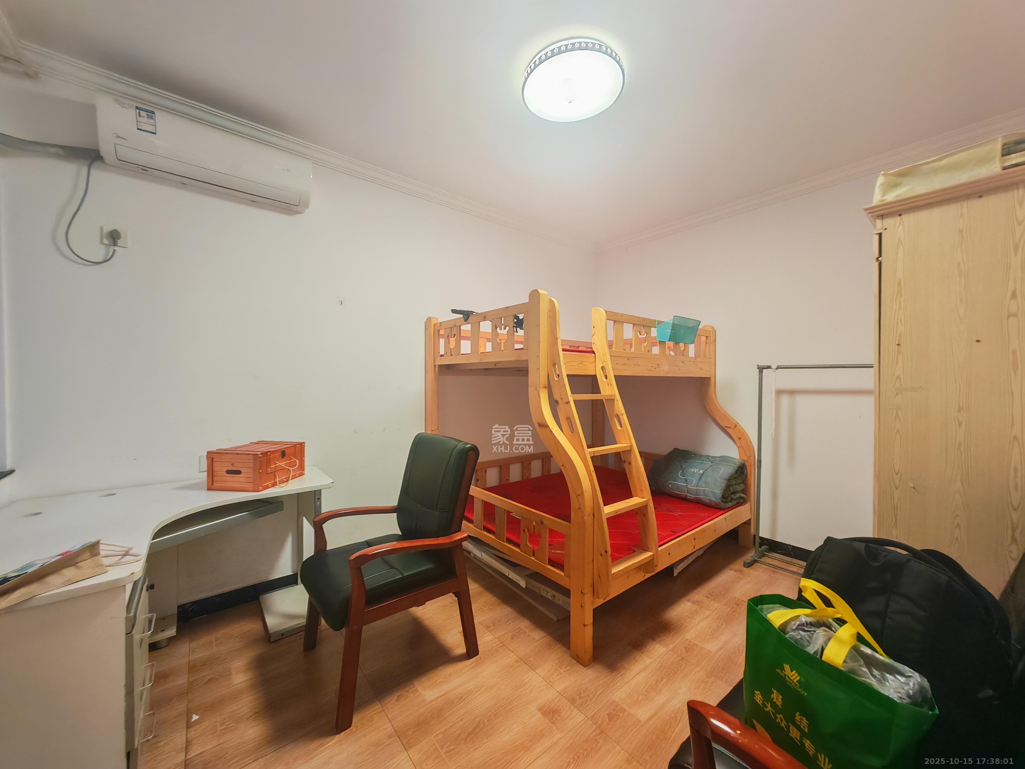 爵世名邸东湖(东湖壹号企业总部基地) 3室2厅1卫 2300.0元/月 爵世名邸东湖(东湖壹号企业总部基地) 3室2厅1卫 2300.0元/月室内图