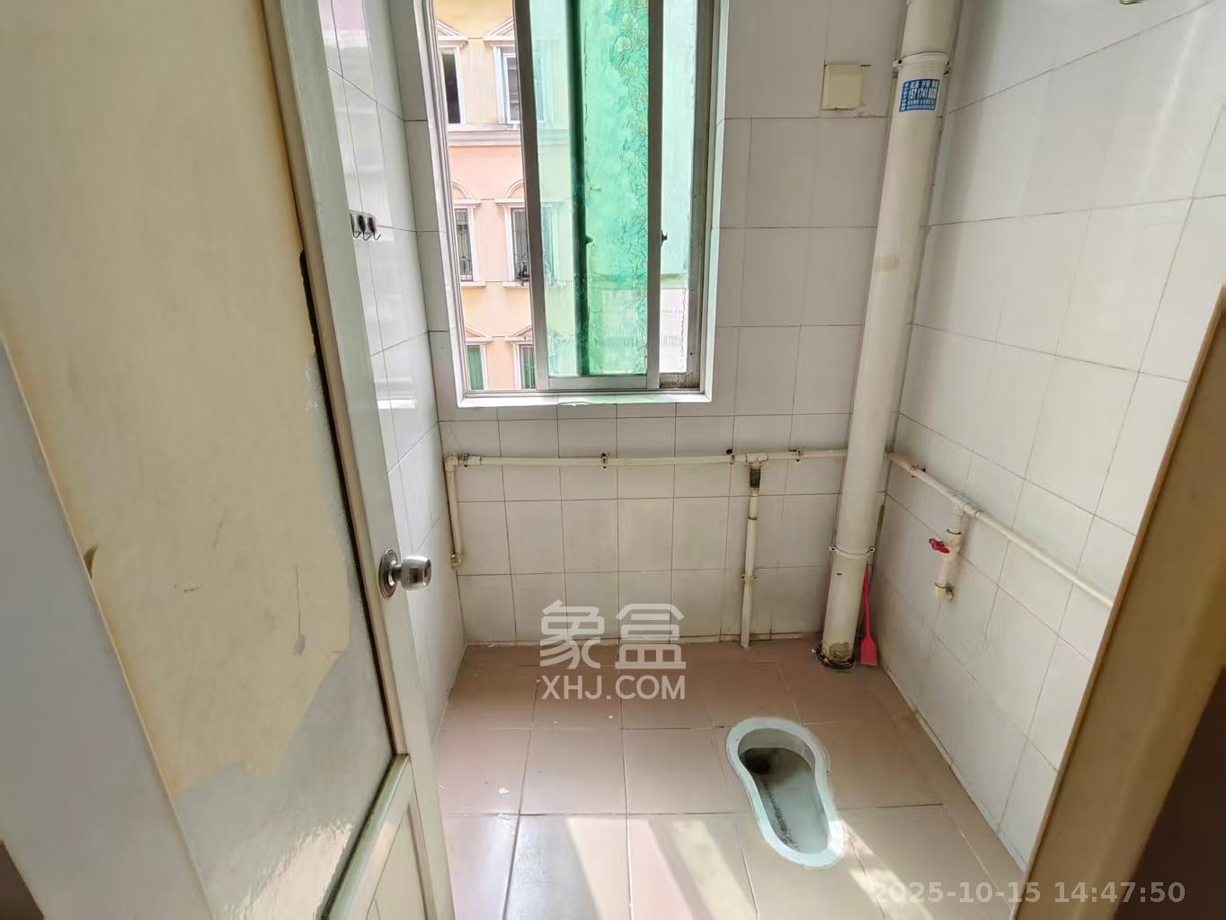 马王堆陶瓷建材新城  3室2厅2卫    2800.0元/月室内图