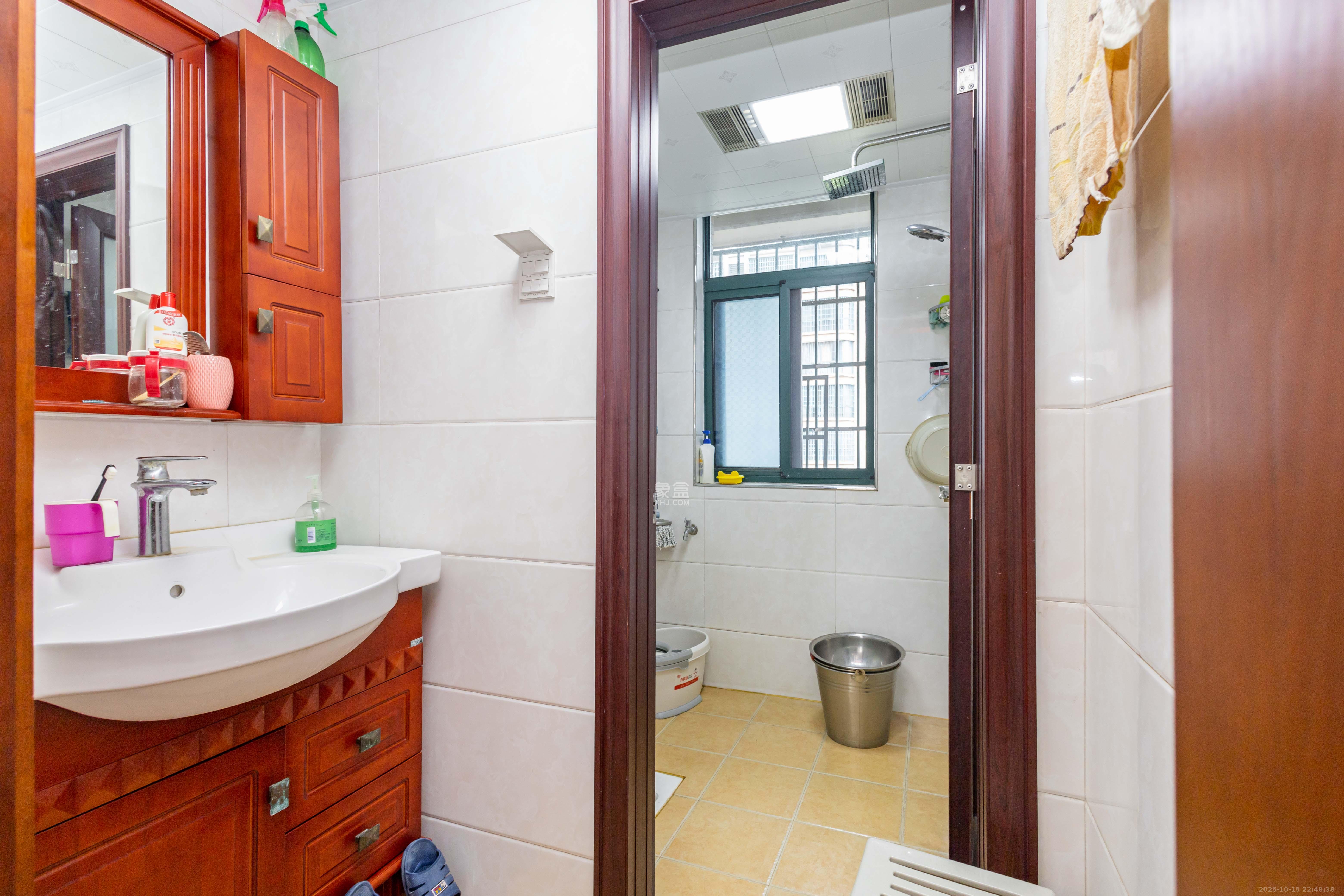 才子佳郡  4室2厅2卫    115.0万卫生间