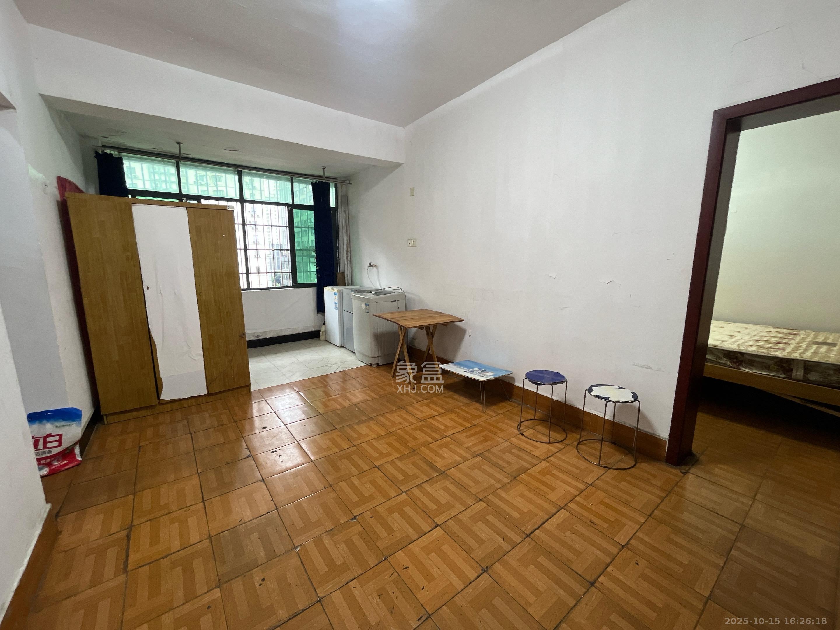 便河边社区  1室0厅0卫    1000.0元/月 便河边社区  1室0厅0卫    1000.0元/月室内图