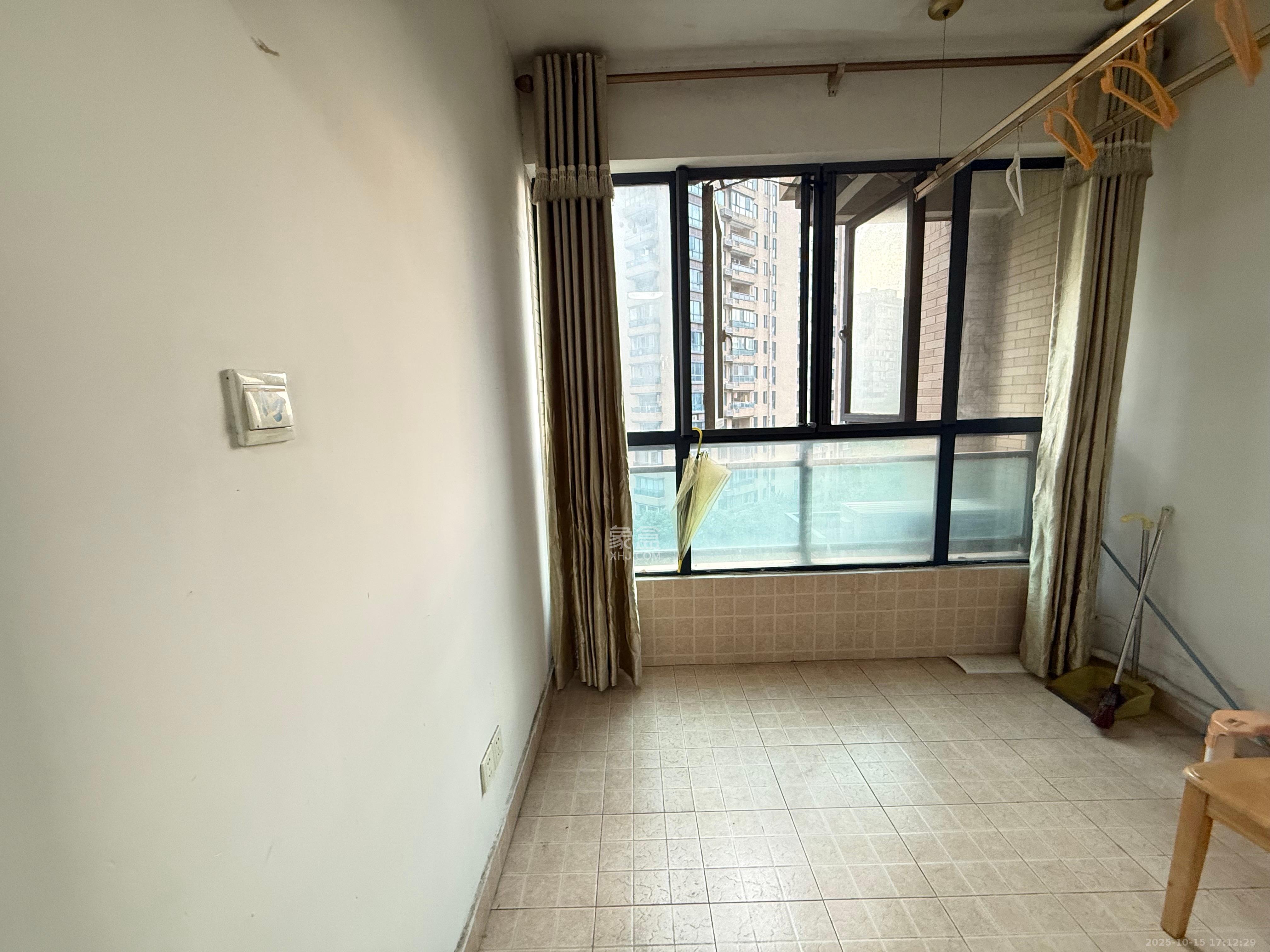 湘府9号  2室1厅1卫    1800.0元/月室内图