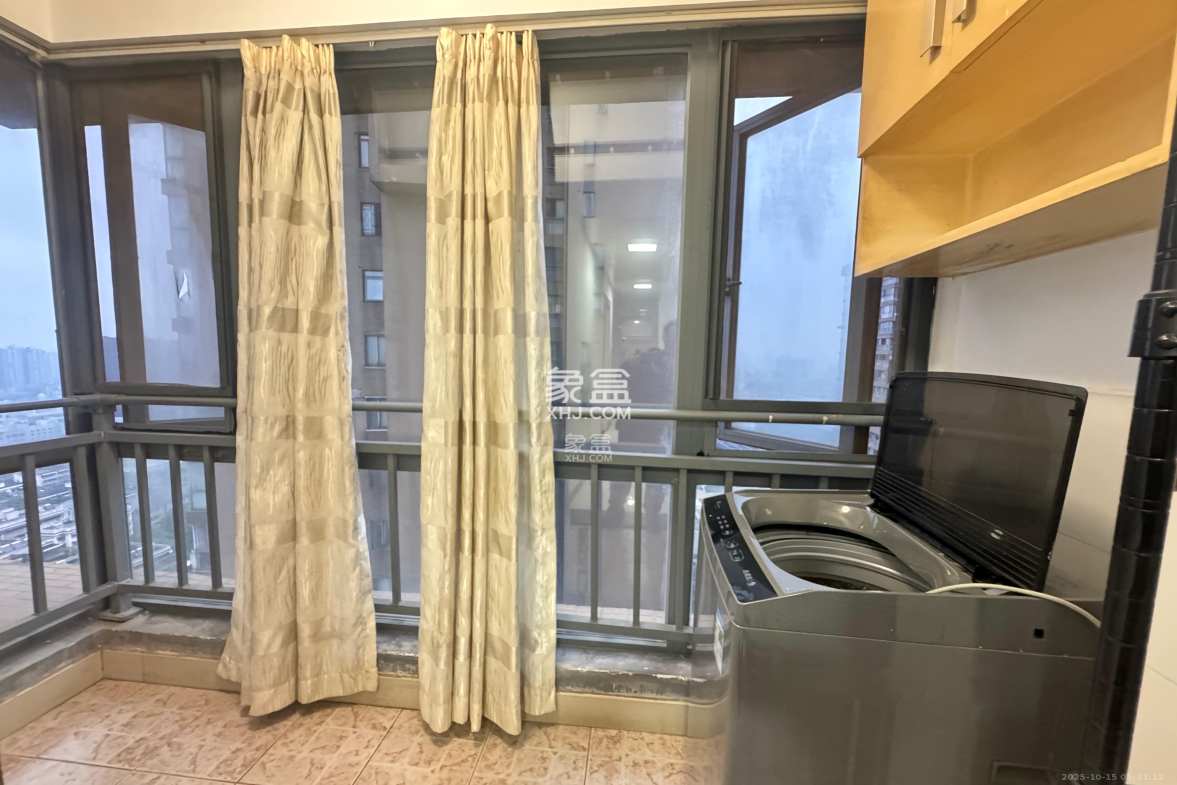 万博汇 1室1厅1卫 1600.0元/月 万博汇 1室1厅1卫 1600.0元/月室内图