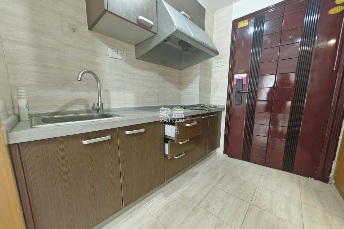 通华天都 1室1厅1卫 1400.0元/月 通华天都 1室1厅1卫 1400.0元/月室内图