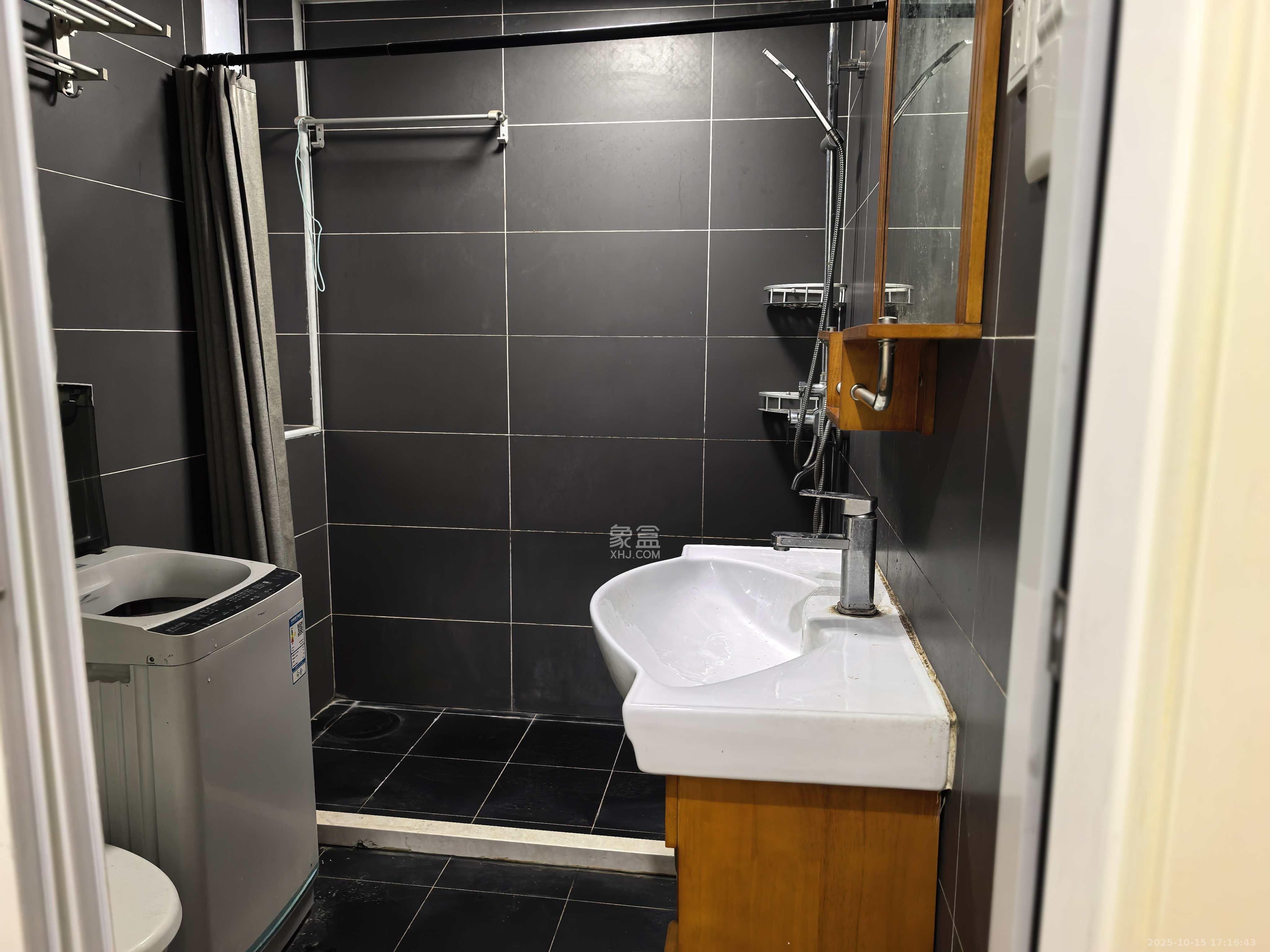 富春山  3室2厅2卫    2600.0元/月室内图