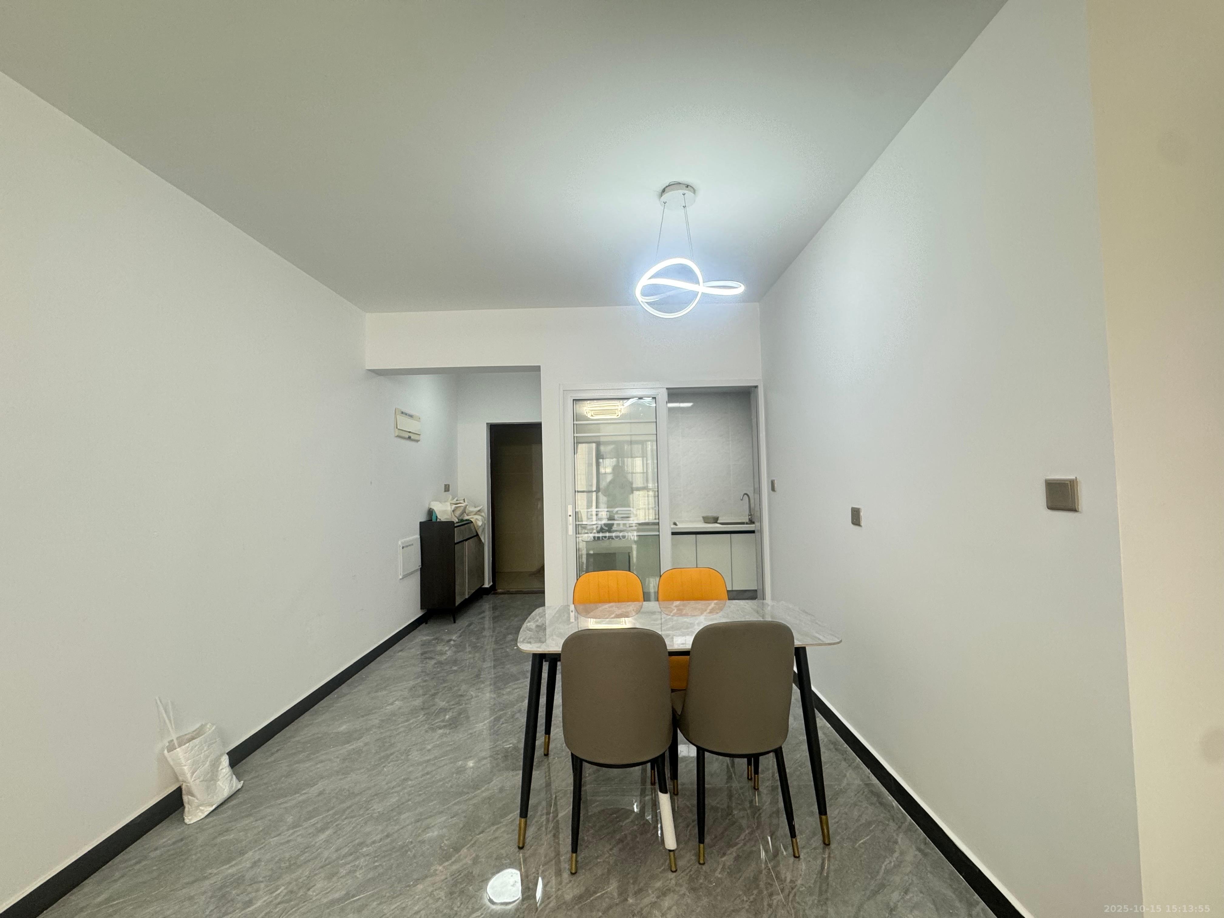 保利大都汇一期、二期 4室1厅1卫 3380.0元/月 保利大都汇一期、二期 4室1厅1卫 3380.0元/月室内图