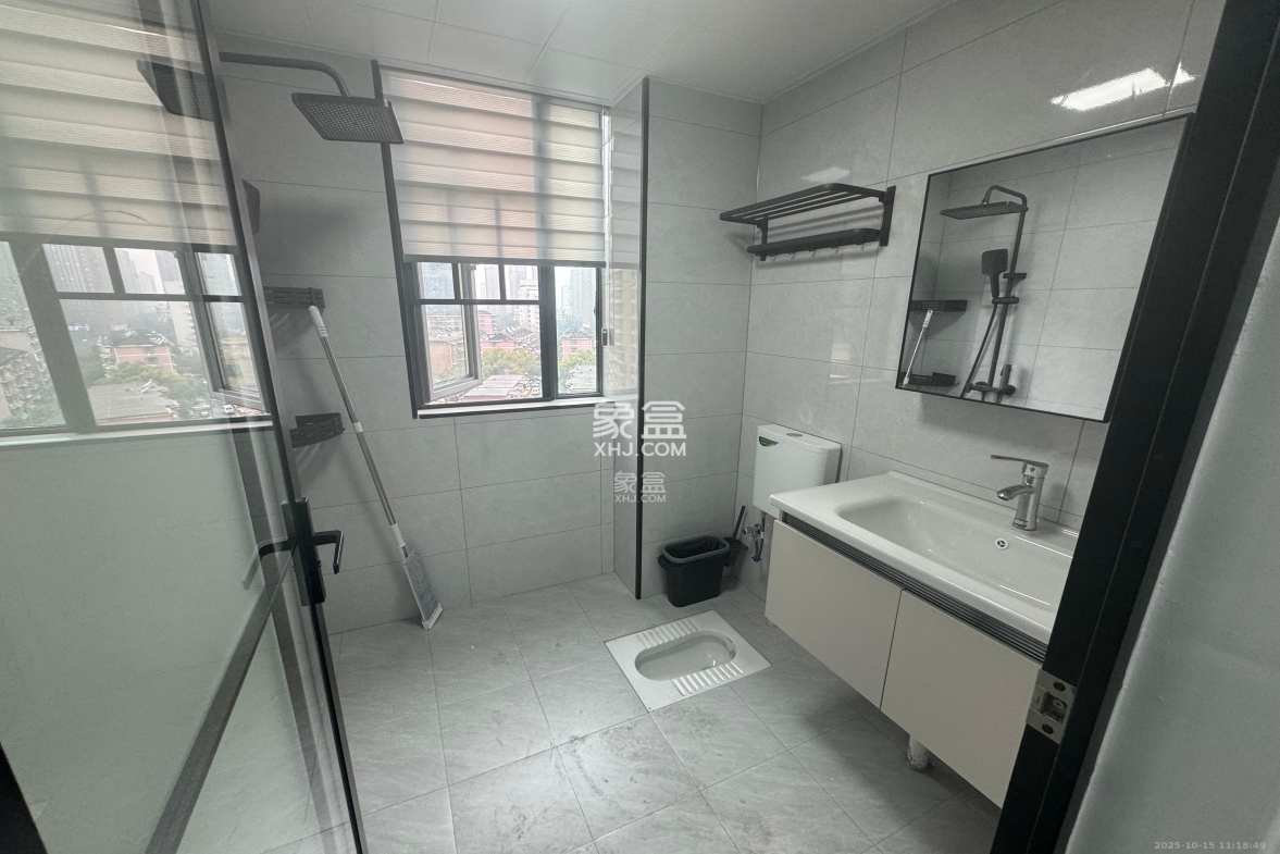 岭福家苑(天心佳苑)  2室2厅1卫    3200.0元/月 岭福家苑(天心佳苑)  2室2厅1卫    3200.0元/月室内图