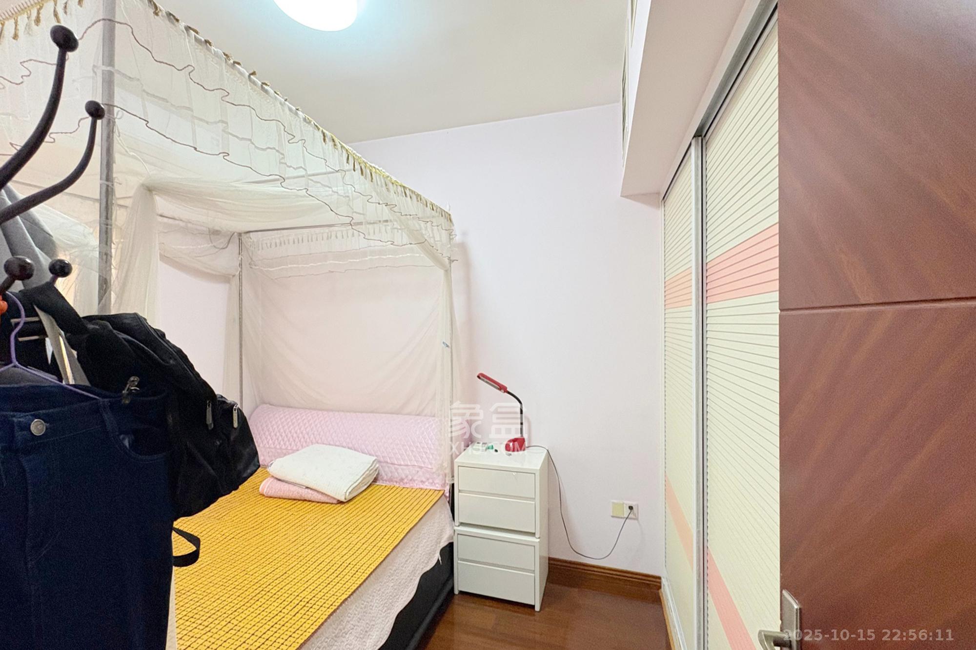 芙蓉区国土局单位房  4室2厅3卫    216.0万 芙蓉区国土局单位房  4室2厅3卫    216.0万其他