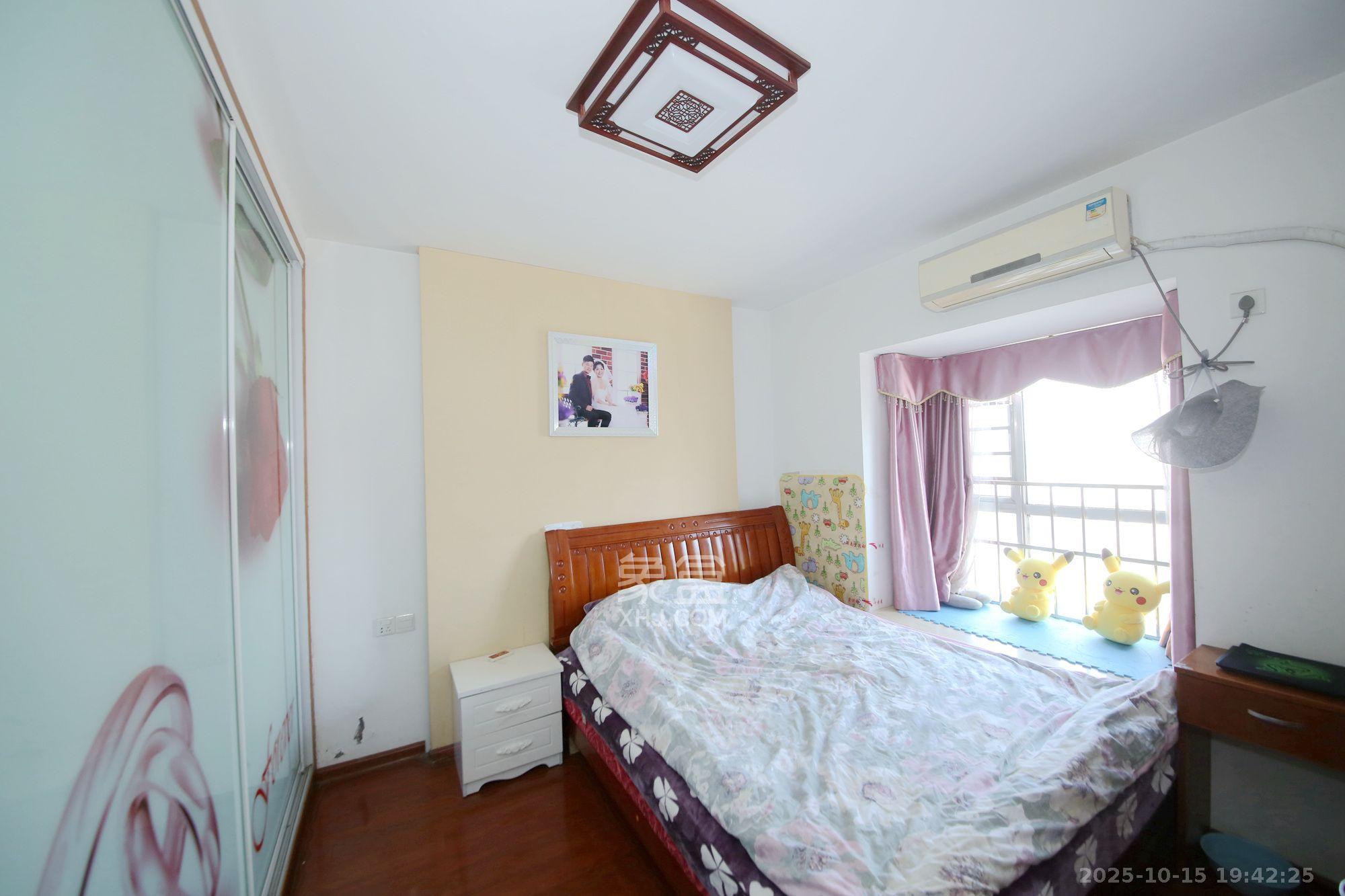 左岸右岸  2室2厅1卫    2600.0元/月 左岸右岸  2室2厅1卫    2600.0元/月室内图