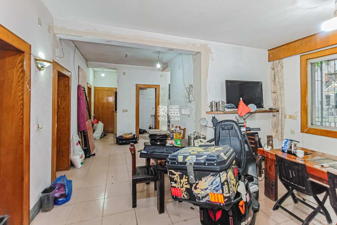 湘农桥社区 3室2厅2卫 78.0万 湘农桥社区 3室2厅2卫 78.0万客厅