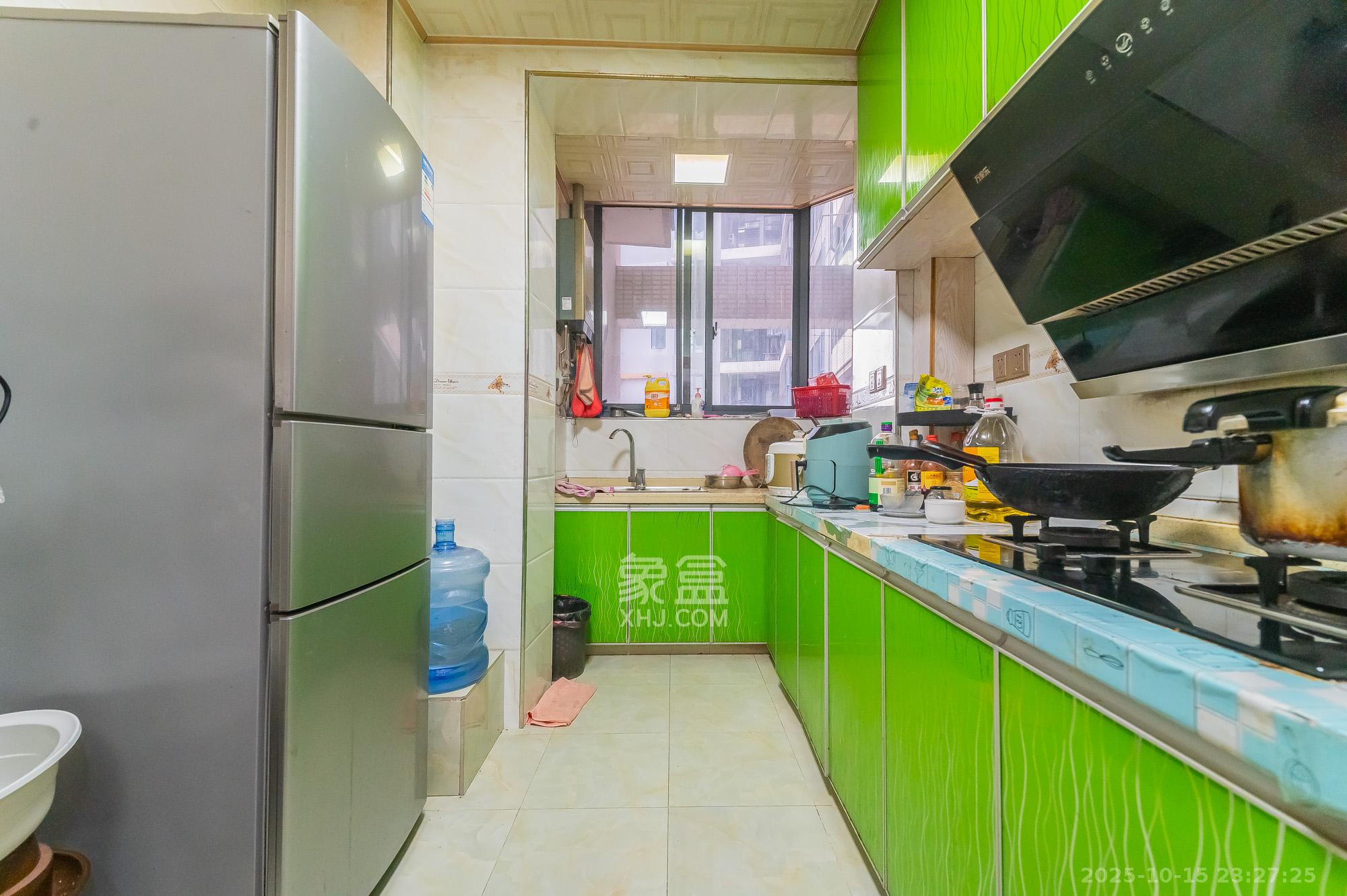 恒基凯旋门一二期  3室2厅1卫    74.0万厨房