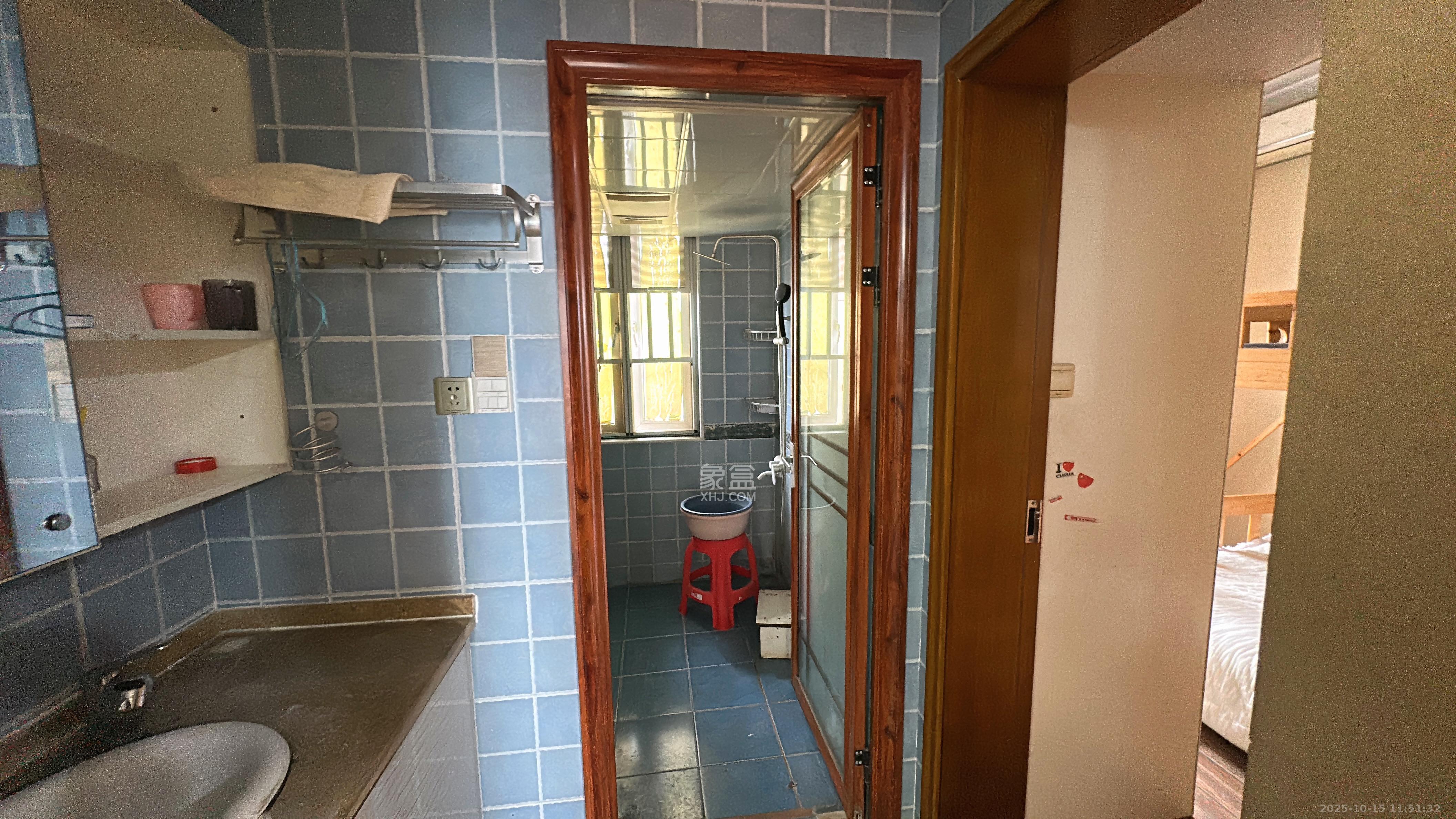 COCO蜜城  3室2厅1卫    2300.0元/月室内图