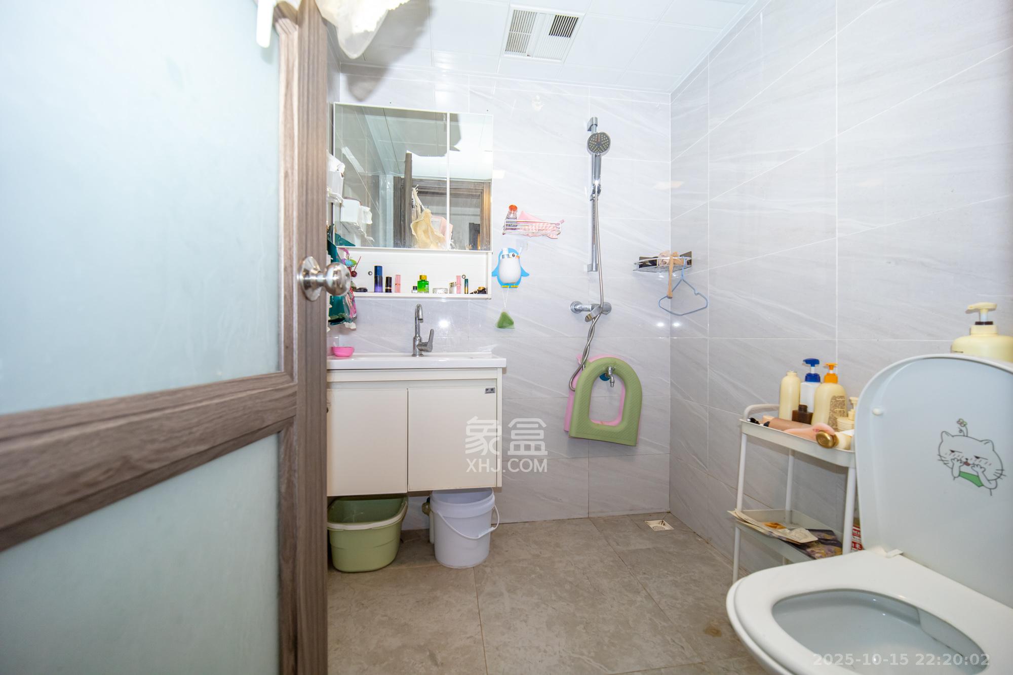 新长海漓湘悦  2室2厅1卫    31.0万卫生间