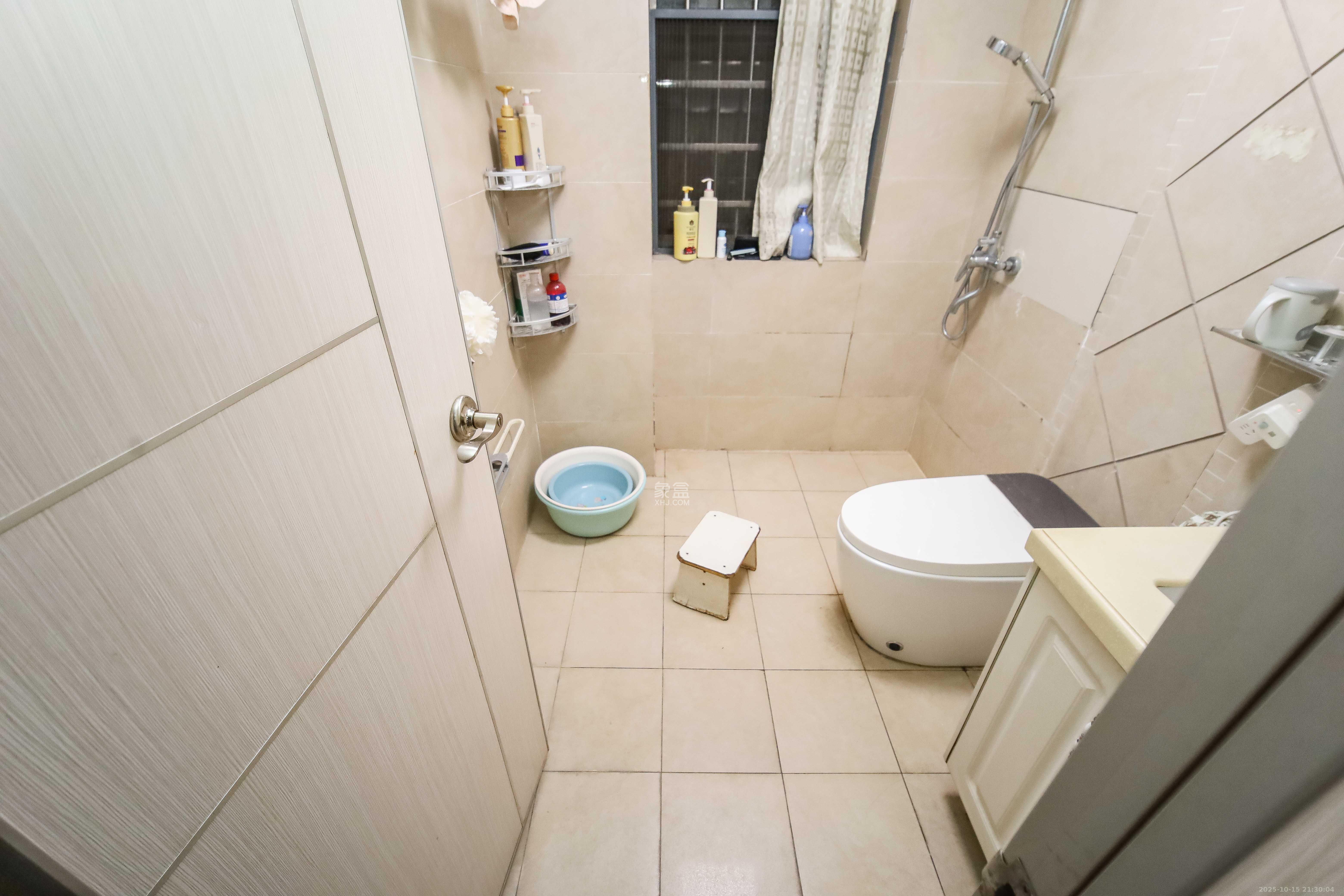 上东辛顿公寓  3室2厅2卫    85.0万卫生间